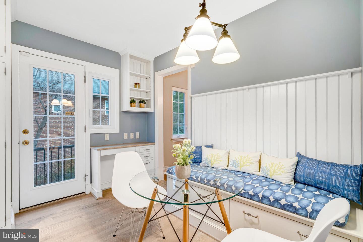 4827 27TH PL N, ARLINGTON, Virginia 22207, 5 Bedrooms Bedrooms, ,4 BathroomsBathrooms,Residential,For sale,4827 27TH PL N,VAAR2067408 MLS # VAAR2067408