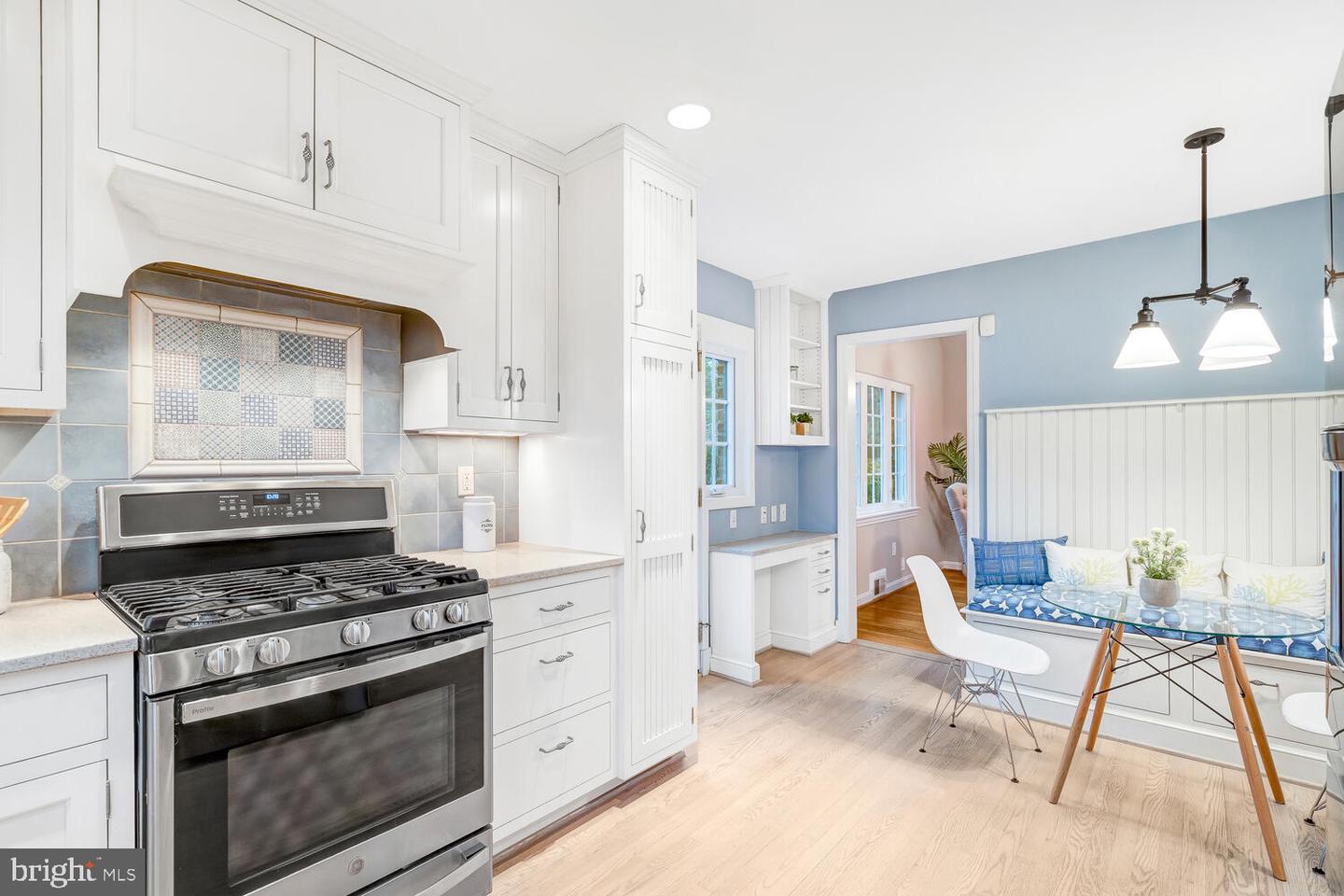 4827 27TH PL N, ARLINGTON, Virginia 22207, 5 Bedrooms Bedrooms, ,4 BathroomsBathrooms,Residential,For sale,4827 27TH PL N,VAAR2067408 MLS # VAAR2067408