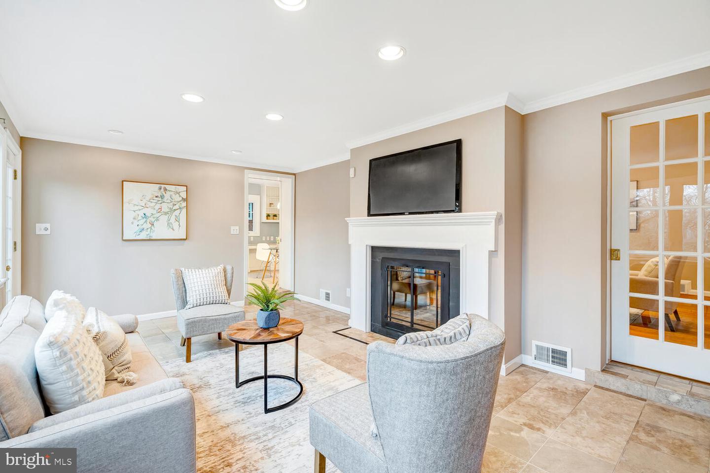 4827 27TH PL N, ARLINGTON, Virginia 22207, 5 Bedrooms Bedrooms, ,4 BathroomsBathrooms,Residential,For sale,4827 27TH PL N,VAAR2067408 MLS # VAAR2067408