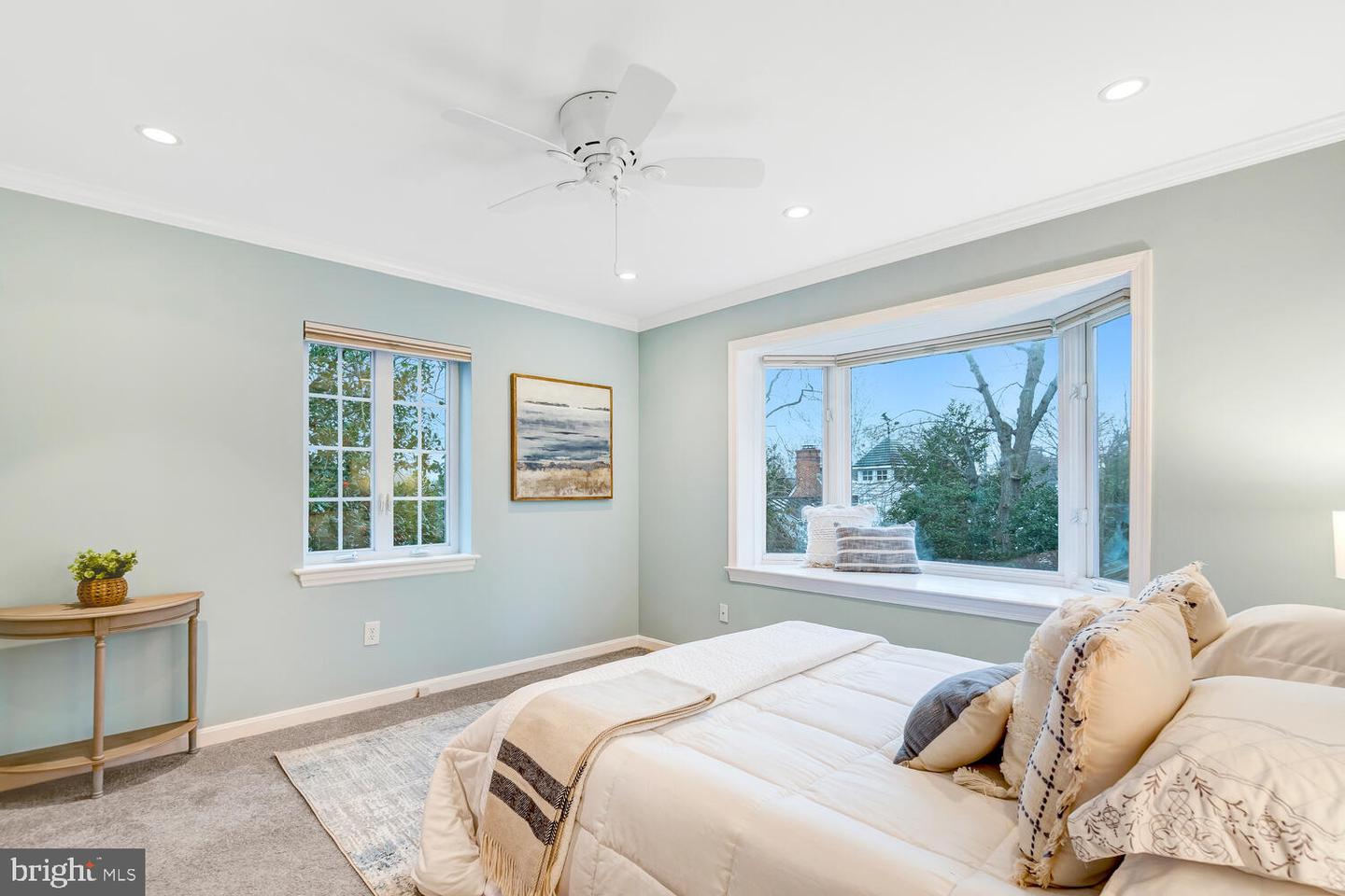 4827 27TH PL N, ARLINGTON, Virginia 22207, 5 Bedrooms Bedrooms, ,4 BathroomsBathrooms,Residential,For sale,4827 27TH PL N,VAAR2067408 MLS # VAAR2067408