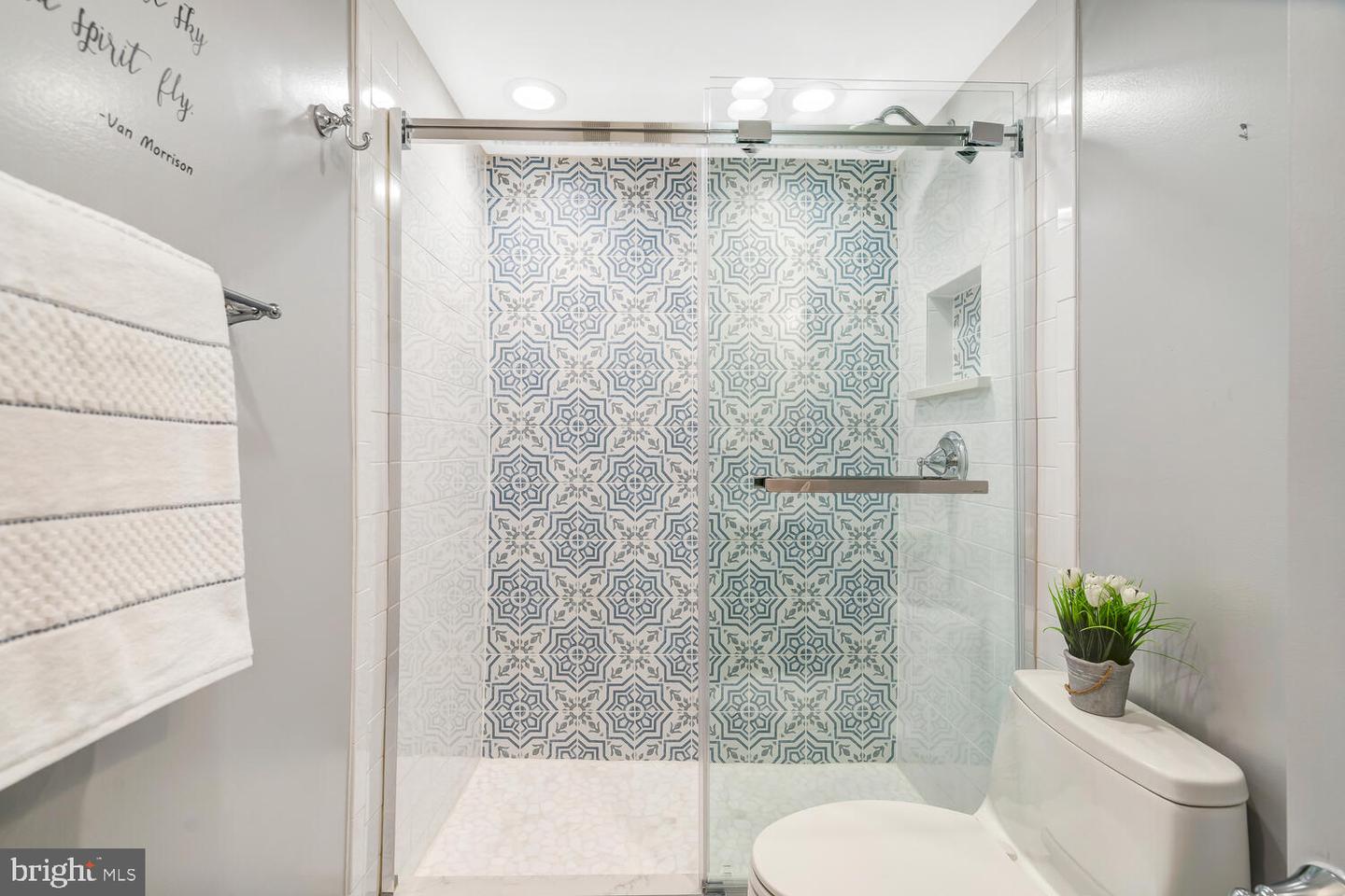 4827 27TH PL N, ARLINGTON, Virginia 22207, 5 Bedrooms Bedrooms, ,4 BathroomsBathrooms,Residential,For sale,4827 27TH PL N,VAAR2067408 MLS # VAAR2067408