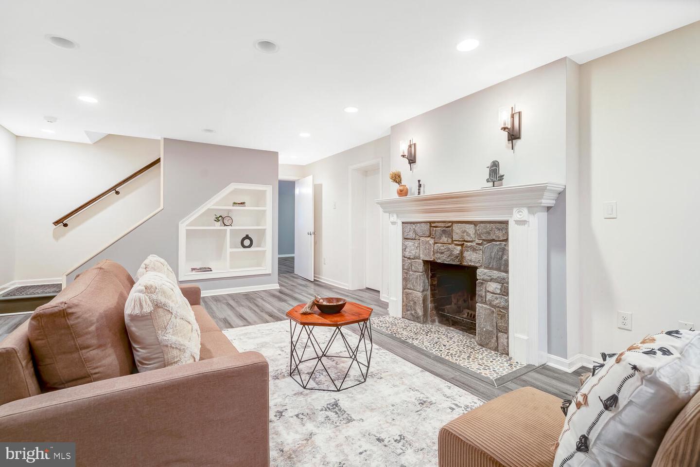 4827 27TH PL N, ARLINGTON, Virginia 22207, 5 Bedrooms Bedrooms, ,4 BathroomsBathrooms,Residential,For sale,4827 27TH PL N,VAAR2067408 MLS # VAAR2067408