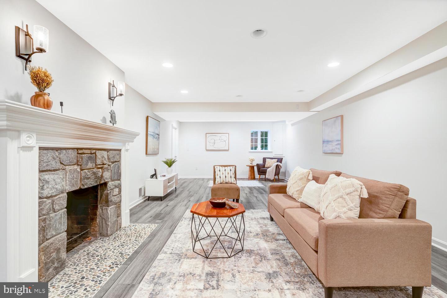 4827 27TH PL N, ARLINGTON, Virginia 22207, 5 Bedrooms Bedrooms, ,4 BathroomsBathrooms,Residential,For sale,4827 27TH PL N,VAAR2067408 MLS # VAAR2067408