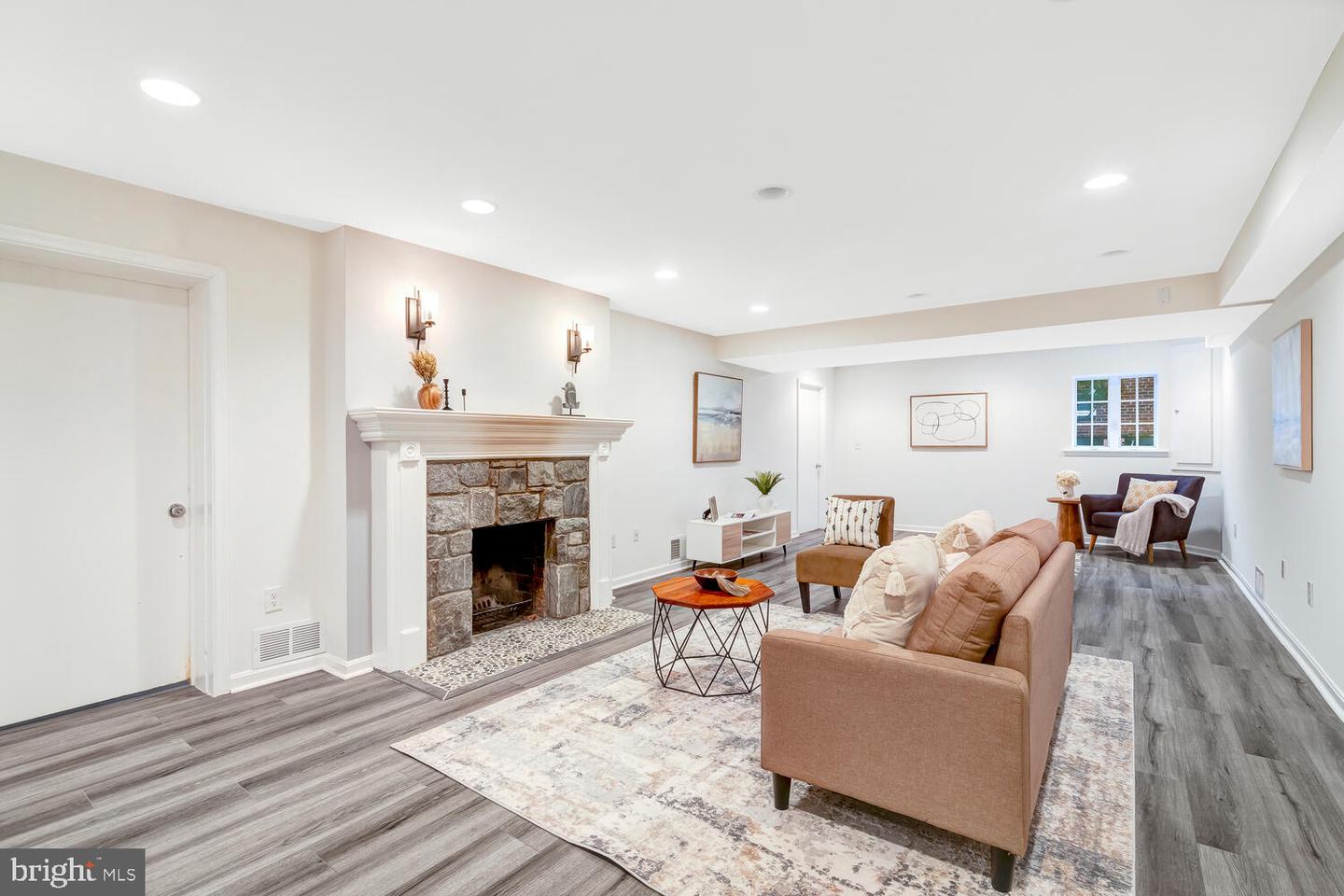 4827 27TH PL N, ARLINGTON, Virginia 22207, 5 Bedrooms Bedrooms, ,4 BathroomsBathrooms,Residential,For sale,4827 27TH PL N,VAAR2067408 MLS # VAAR2067408