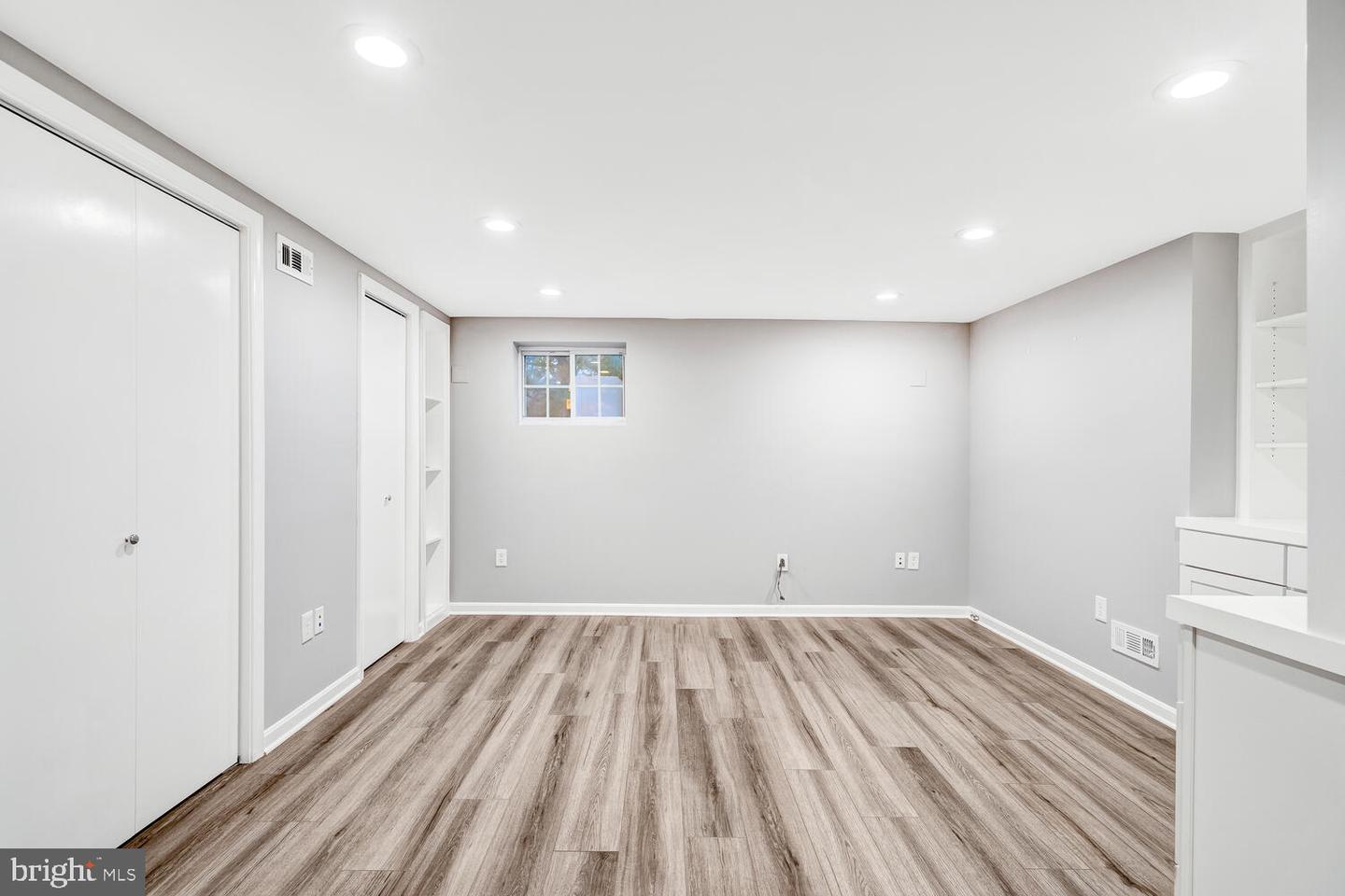 4827 27TH PL N, ARLINGTON, Virginia 22207, 5 Bedrooms Bedrooms, ,4 BathroomsBathrooms,Residential,For sale,4827 27TH PL N,VAAR2067408 MLS # VAAR2067408