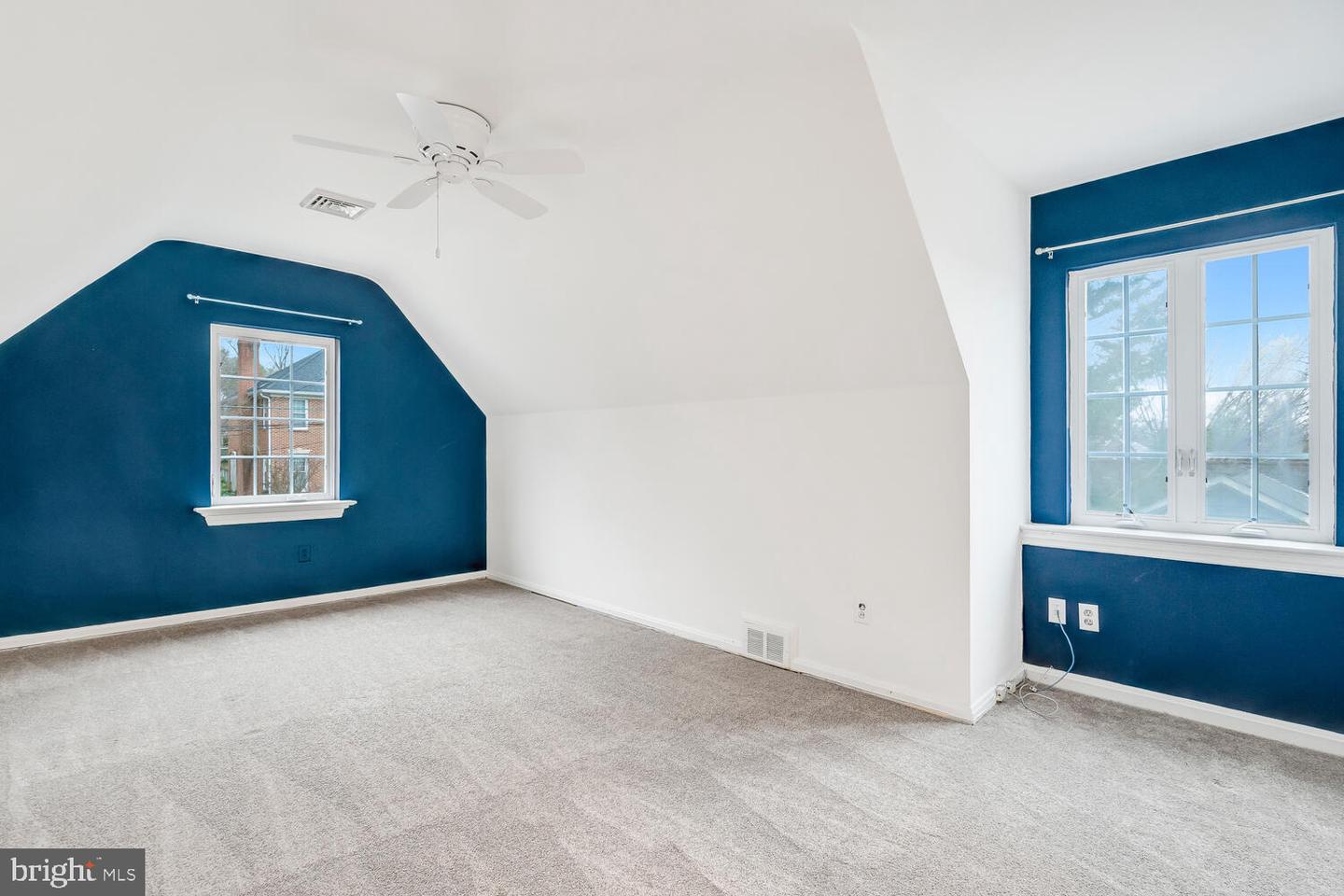 4827 27TH PL N, ARLINGTON, Virginia 22207, 5 Bedrooms Bedrooms, ,4 BathroomsBathrooms,Residential,For sale,4827 27TH PL N,VAAR2067408 MLS # VAAR2067408