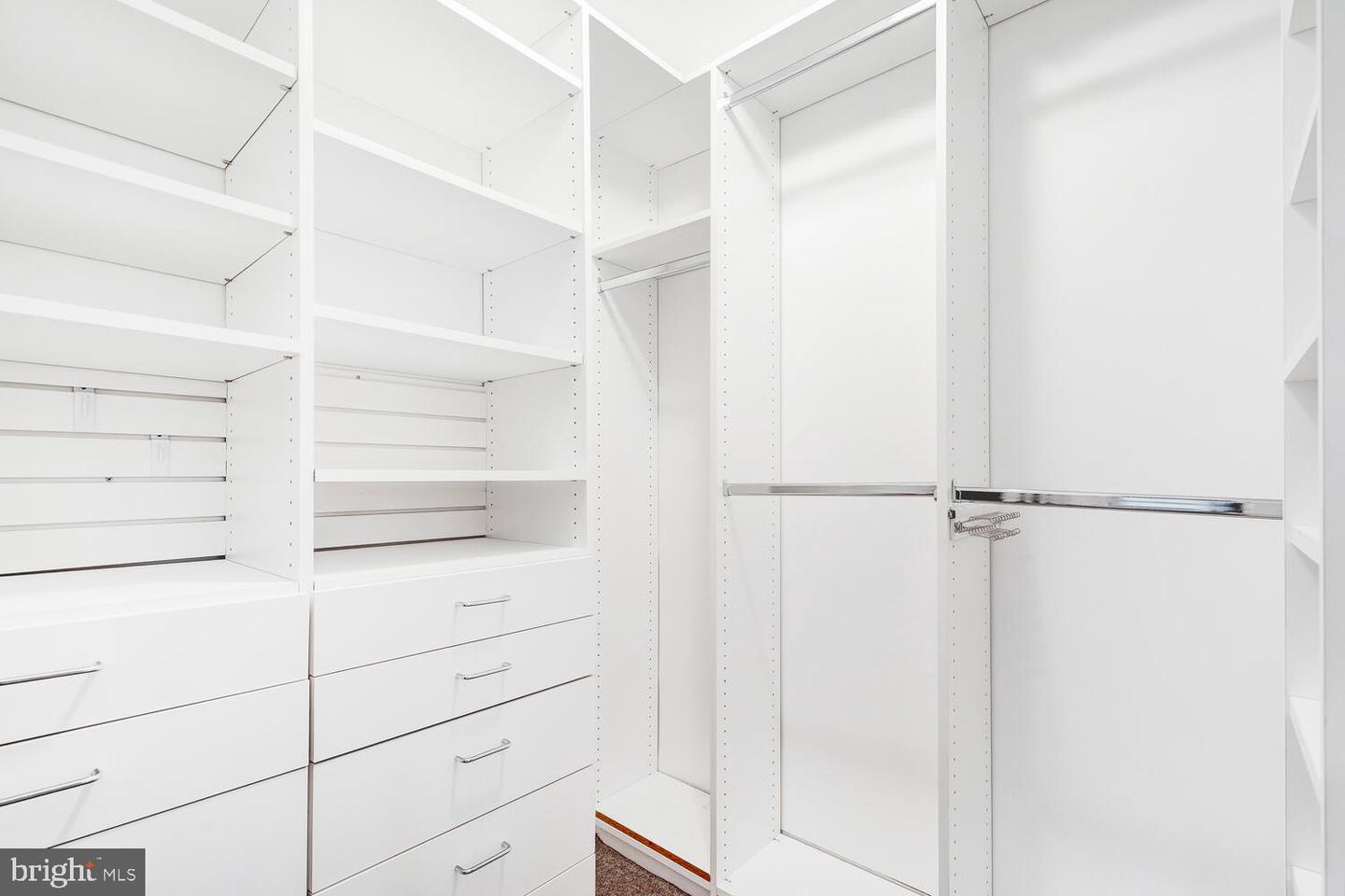 4827 27TH PL N, ARLINGTON, Virginia 22207, 5 Bedrooms Bedrooms, ,4 BathroomsBathrooms,Residential,For sale,4827 27TH PL N,VAAR2067408 MLS # VAAR2067408