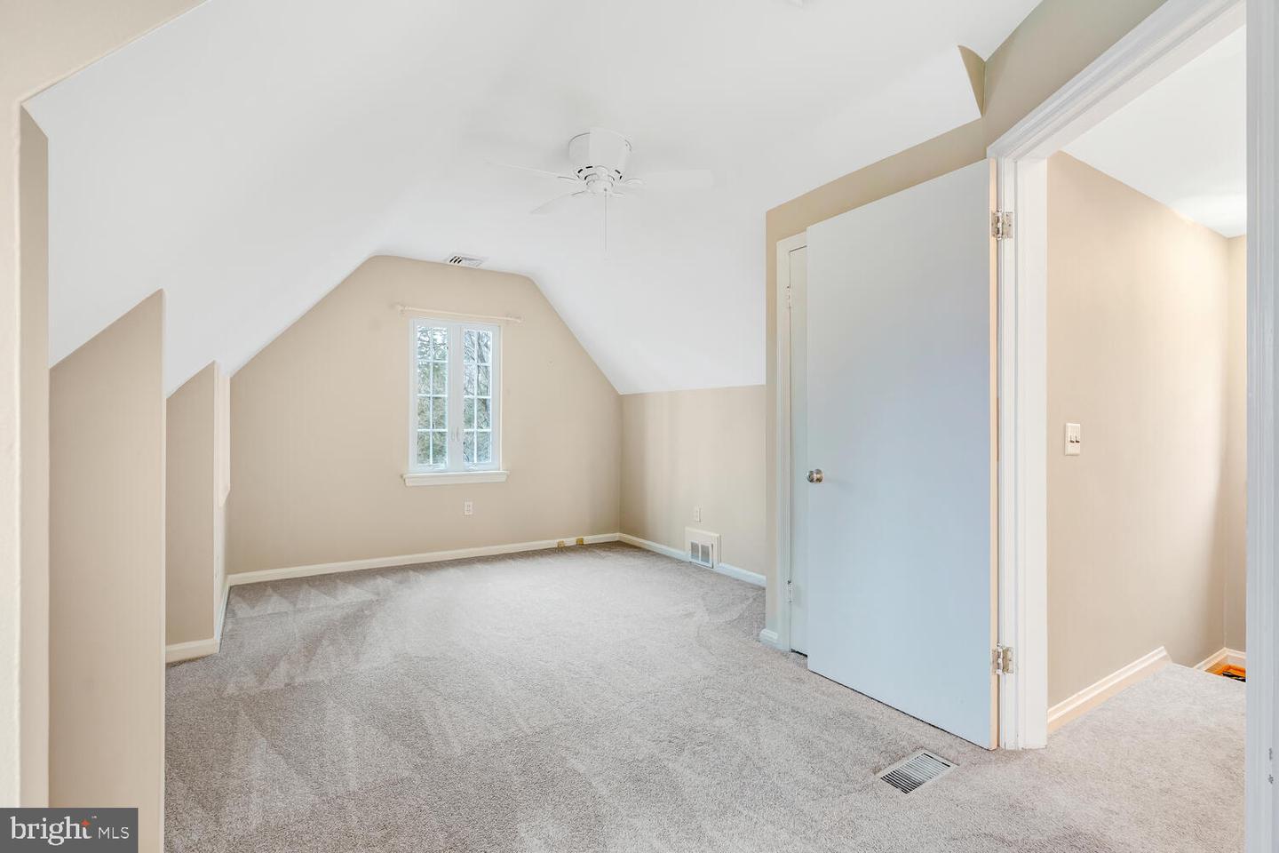 4827 27TH PL N, ARLINGTON, Virginia 22207, 5 Bedrooms Bedrooms, ,4 BathroomsBathrooms,Residential,For sale,4827 27TH PL N,VAAR2067408 MLS # VAAR2067408