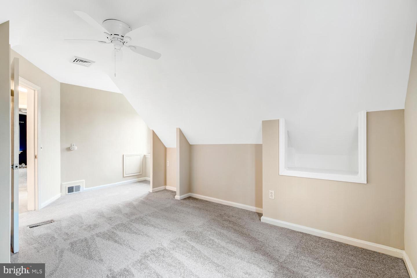 4827 27TH PL N, ARLINGTON, Virginia 22207, 5 Bedrooms Bedrooms, ,4 BathroomsBathrooms,Residential,For sale,4827 27TH PL N,VAAR2067408 MLS # VAAR2067408