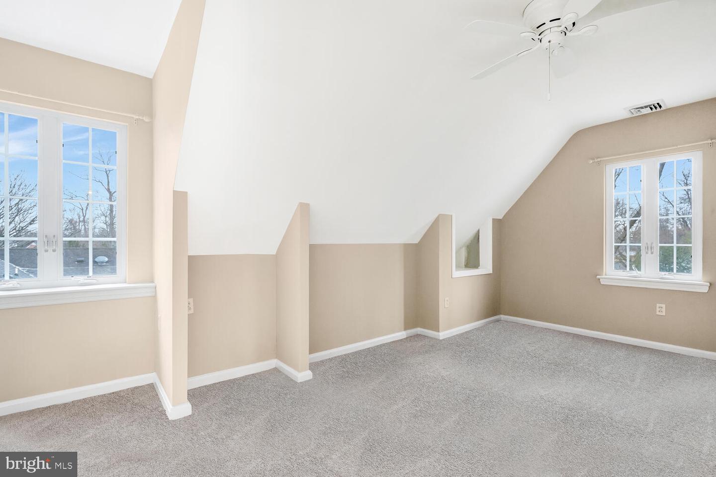 4827 27TH PL N, ARLINGTON, Virginia 22207, 5 Bedrooms Bedrooms, ,4 BathroomsBathrooms,Residential,For sale,4827 27TH PL N,VAAR2067408 MLS # VAAR2067408