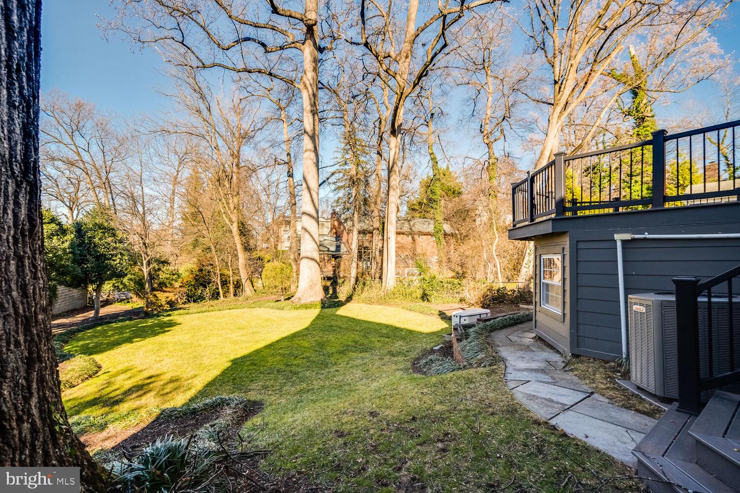 4827 27TH PL N, ARLINGTON, Virginia 22207, 5 Bedrooms Bedrooms, ,4 BathroomsBathrooms,Residential,For sale,4827 27TH PL N,VAAR2067408 MLS # VAAR2067408