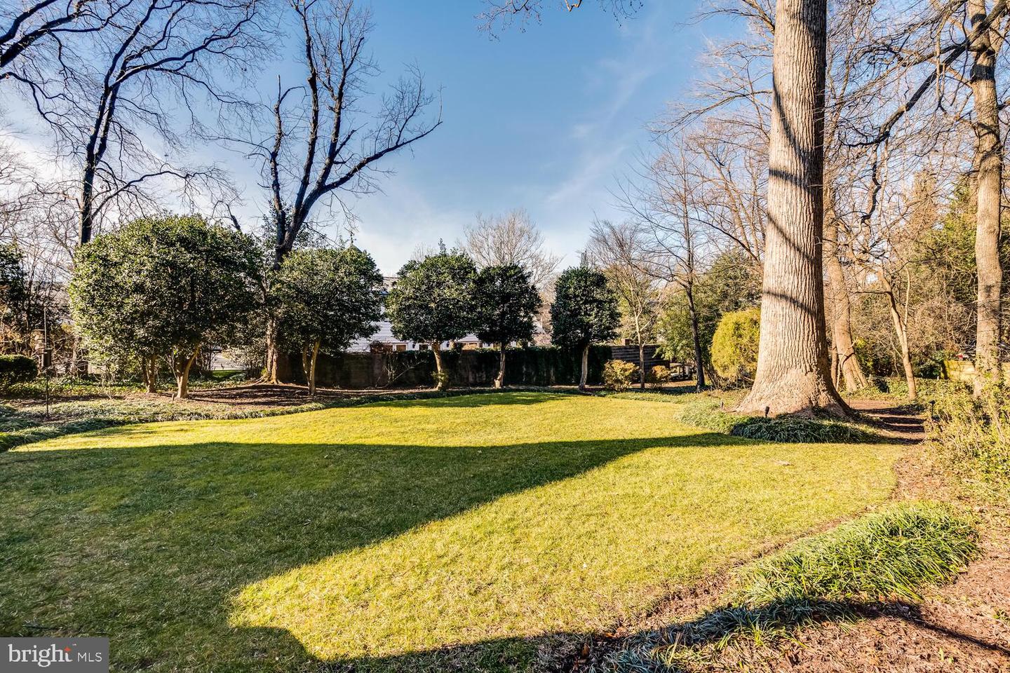 4827 27TH PL N, ARLINGTON, Virginia 22207, 5 Bedrooms Bedrooms, ,4 BathroomsBathrooms,Residential,For sale,4827 27TH PL N,VAAR2067408 MLS # VAAR2067408