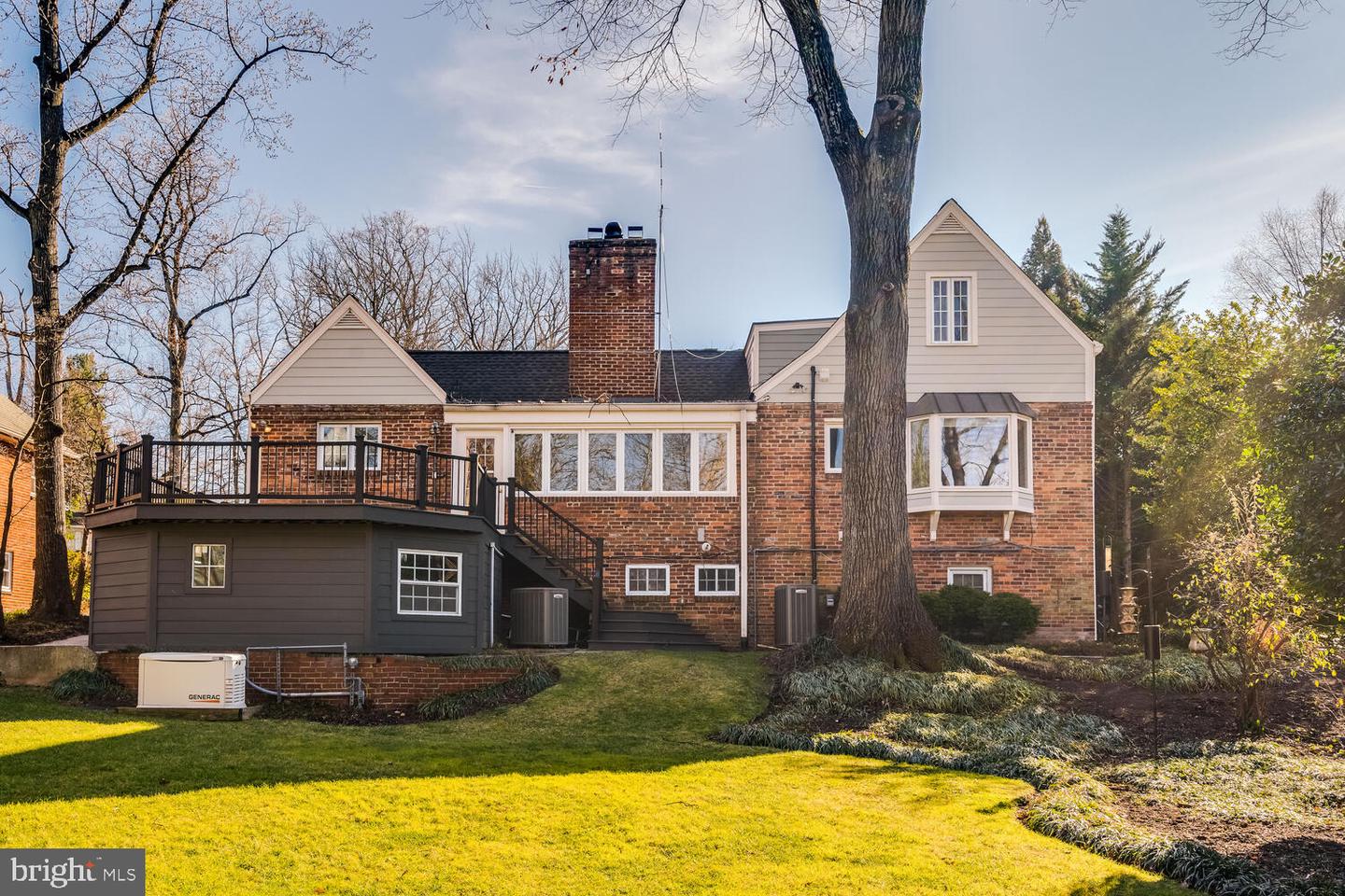 4827 27TH PL N, ARLINGTON, Virginia 22207, 5 Bedrooms Bedrooms, ,4 BathroomsBathrooms,Residential,For sale,4827 27TH PL N,VAAR2067408 MLS # VAAR2067408