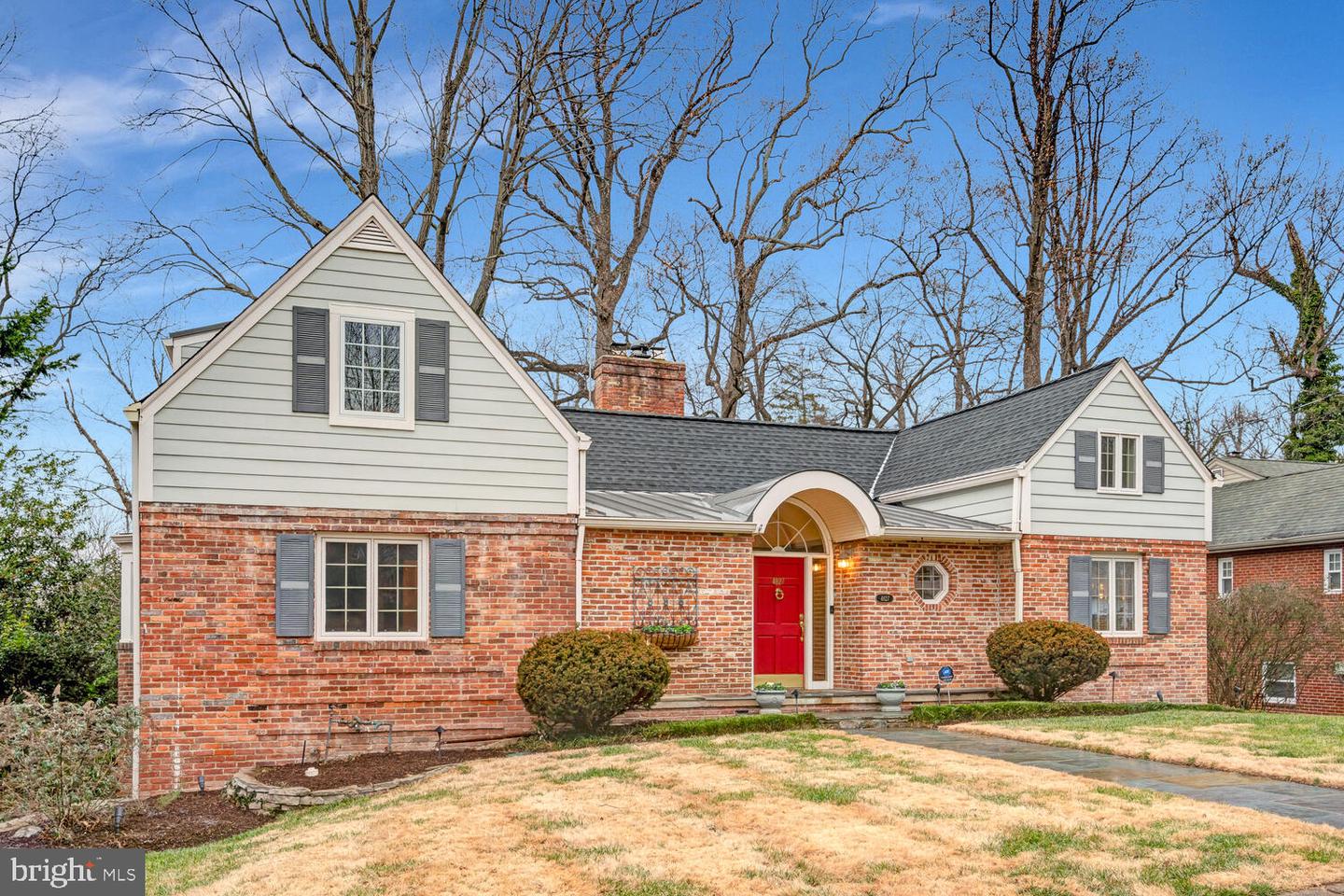 4827 27TH PL N, ARLINGTON, Virginia 22207, 5 Bedrooms Bedrooms, ,4 BathroomsBathrooms,Residential,For sale,4827 27TH PL N,VAAR2067408 MLS # VAAR2067408