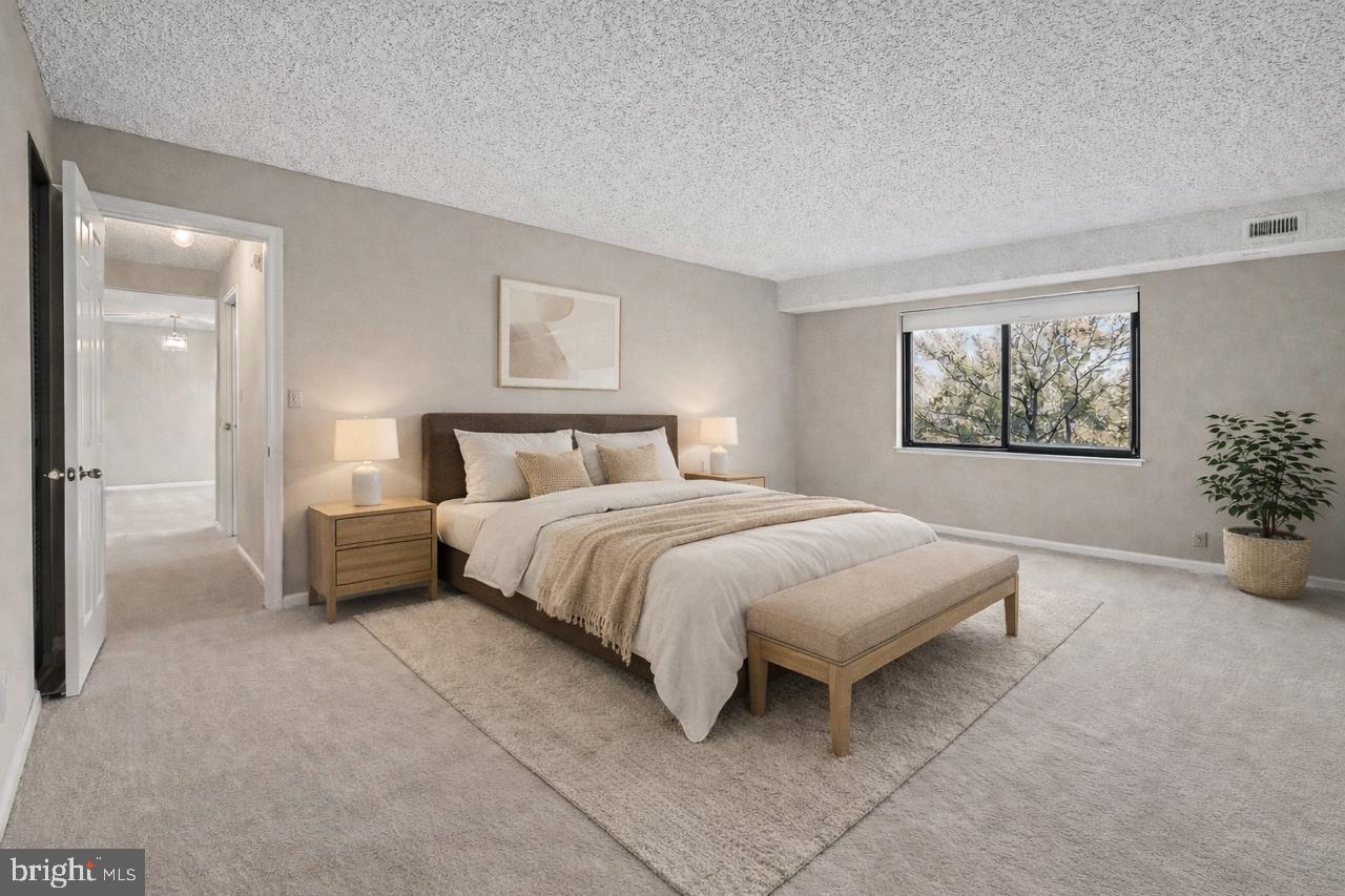 3800 POWELL LN #920, FALLS CHURCH, Virginia 22041, 2 Bedrooms Bedrooms, ,2 BathroomsBathrooms,Residential,For sale,3800 POWELL LN #920,VAFX2284632 MLS # VAFX2284632