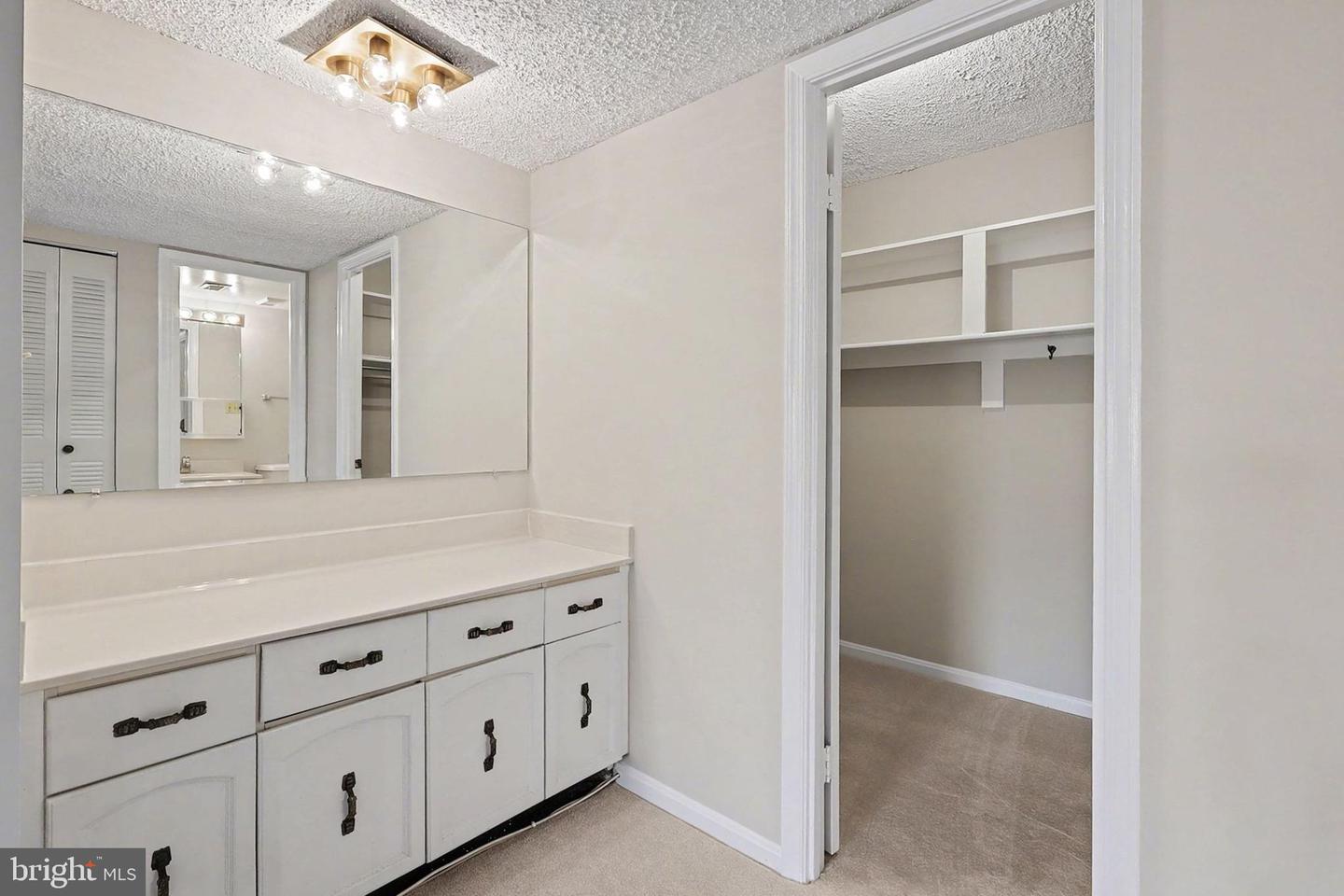 3800 POWELL LN #920, FALLS CHURCH, Virginia 22041, 2 Bedrooms Bedrooms, ,2 BathroomsBathrooms,Residential,For sale,3800 POWELL LN #920,VAFX2284632 MLS # VAFX2284632