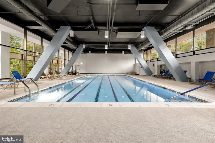 3800 POWELL LN #920, FALLS CHURCH, Virginia 22041, 2 Bedrooms Bedrooms, ,2 BathroomsBathrooms,Residential,For sale,3800 POWELL LN #920,VAFX2284632 MLS # VAFX2284632