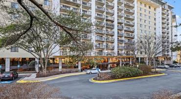 3800 POWELL LN #920, FALLS CHURCH, Virginia 22041, 2 Bedrooms Bedrooms, ,2 BathroomsBathrooms,Residential,For sale,3800 POWELL LN #920,VAFX2284632 MLS # VAFX2284632