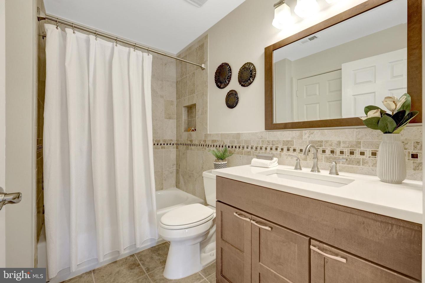 3802 GREEN RIDGE CT #202, FAIRFAX, Virginia 22033, 2 Bedrooms Bedrooms, ,2 BathroomsBathrooms,Residential,For sale,3802 GREEN RIDGE CT #202,VAFX2284708 MLS # VAFX2284708 3802 GREEN RIDGE CT #202, FAIRFAX, Virginia 22033, 2 Bedrooms Bedrooms, ,2 BathroomsBathrooms,Residential,For sale,3802 GREEN RIDGE CT #202,VAFX2284708 MLS # VAFX2284708