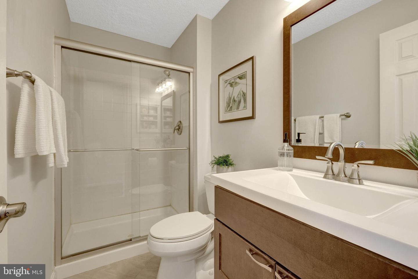 3802 GREEN RIDGE CT #202, FAIRFAX, Virginia 22033, 2 Bedrooms Bedrooms, ,2 BathroomsBathrooms,Residential,For sale,3802 GREEN RIDGE CT #202,VAFX2284708 MLS # VAFX2284708 3802 GREEN RIDGE CT #202, FAIRFAX, Virginia 22033, 2 Bedrooms Bedrooms, ,2 BathroomsBathrooms,Residential,For sale,3802 GREEN RIDGE CT #202,VAFX2284708 MLS # VAFX2284708