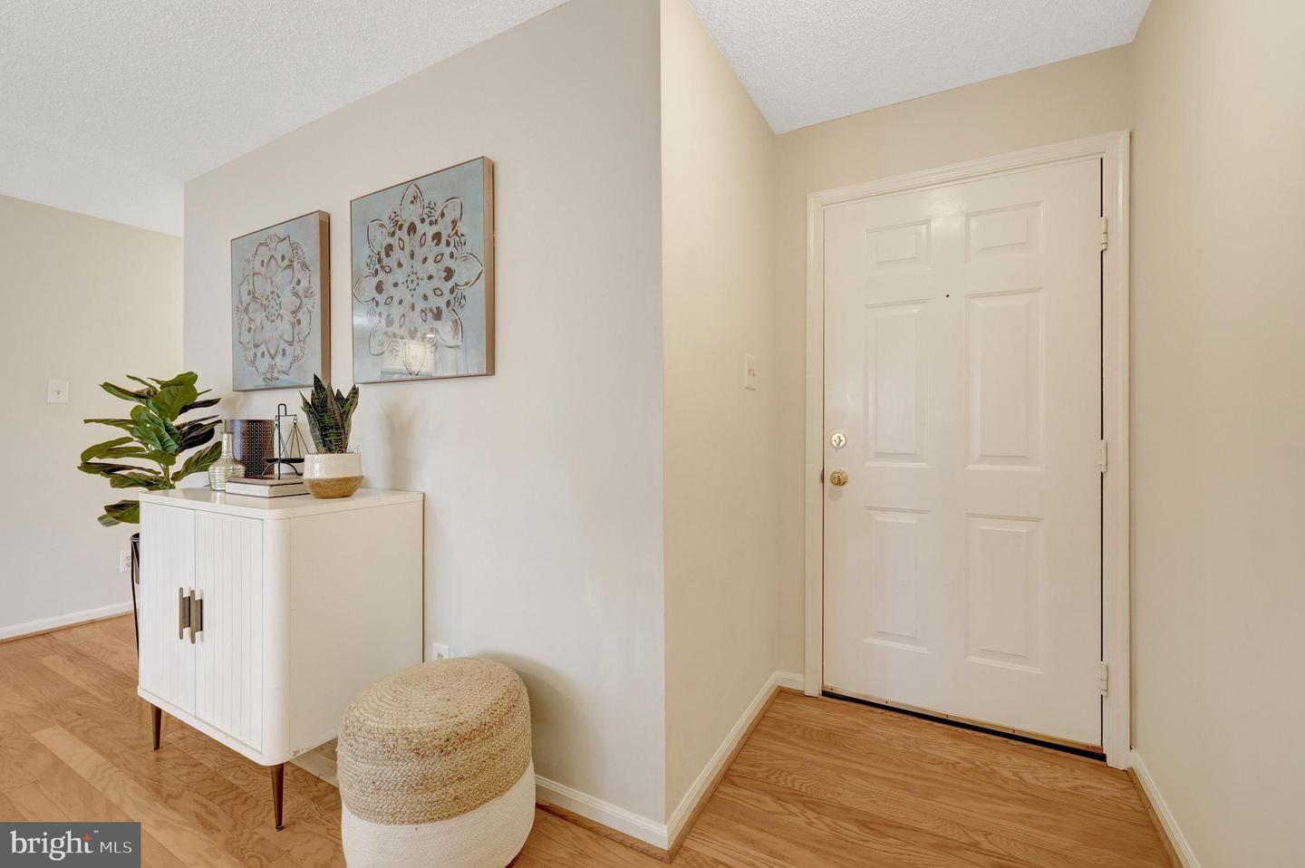 3802 GREEN RIDGE CT #202, FAIRFAX, Virginia 22033, 2 Bedrooms Bedrooms, ,2 BathroomsBathrooms,Residential,For sale,3802 GREEN RIDGE CT #202,VAFX2284708 MLS # VAFX2284708 3802 GREEN RIDGE CT #202, FAIRFAX, Virginia 22033, 2 Bedrooms Bedrooms, ,2 BathroomsBathrooms,Residential,For sale,3802 GREEN RIDGE CT #202,VAFX2284708 MLS # VAFX2284708