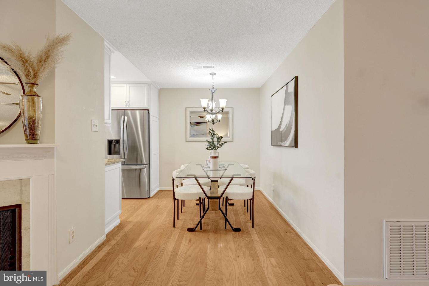 3802 GREEN RIDGE CT #202, FAIRFAX, Virginia 22033, 2 Bedrooms Bedrooms, ,2 BathroomsBathrooms,Residential,For sale,3802 GREEN RIDGE CT #202,VAFX2284708 MLS # VAFX2284708 3802 GREEN RIDGE CT #202, FAIRFAX, Virginia 22033, 2 Bedrooms Bedrooms, ,2 BathroomsBathrooms,Residential,For sale,3802 GREEN RIDGE CT #202,VAFX2284708 MLS # VAFX2284708