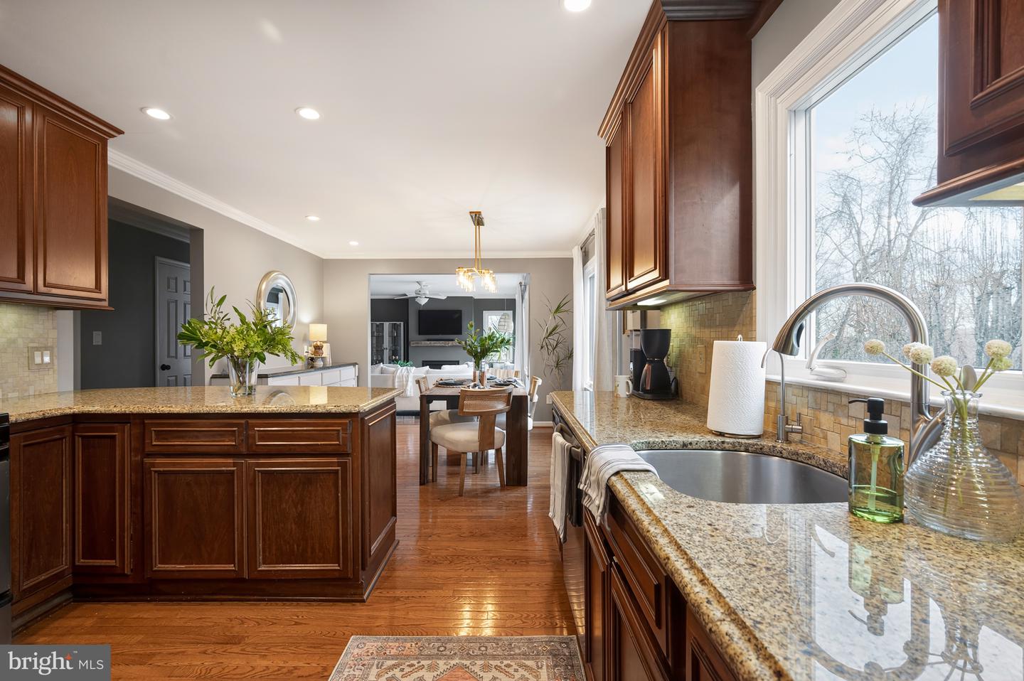 6027 REDWOOD LN, ALEXANDRIA, Virginia 22310, 5 Bedrooms Bedrooms, ,3 BathroomsBathrooms,Residential,For sale,6027 REDWOOD LN,VAFX2284936 MLS # VAFX2284936