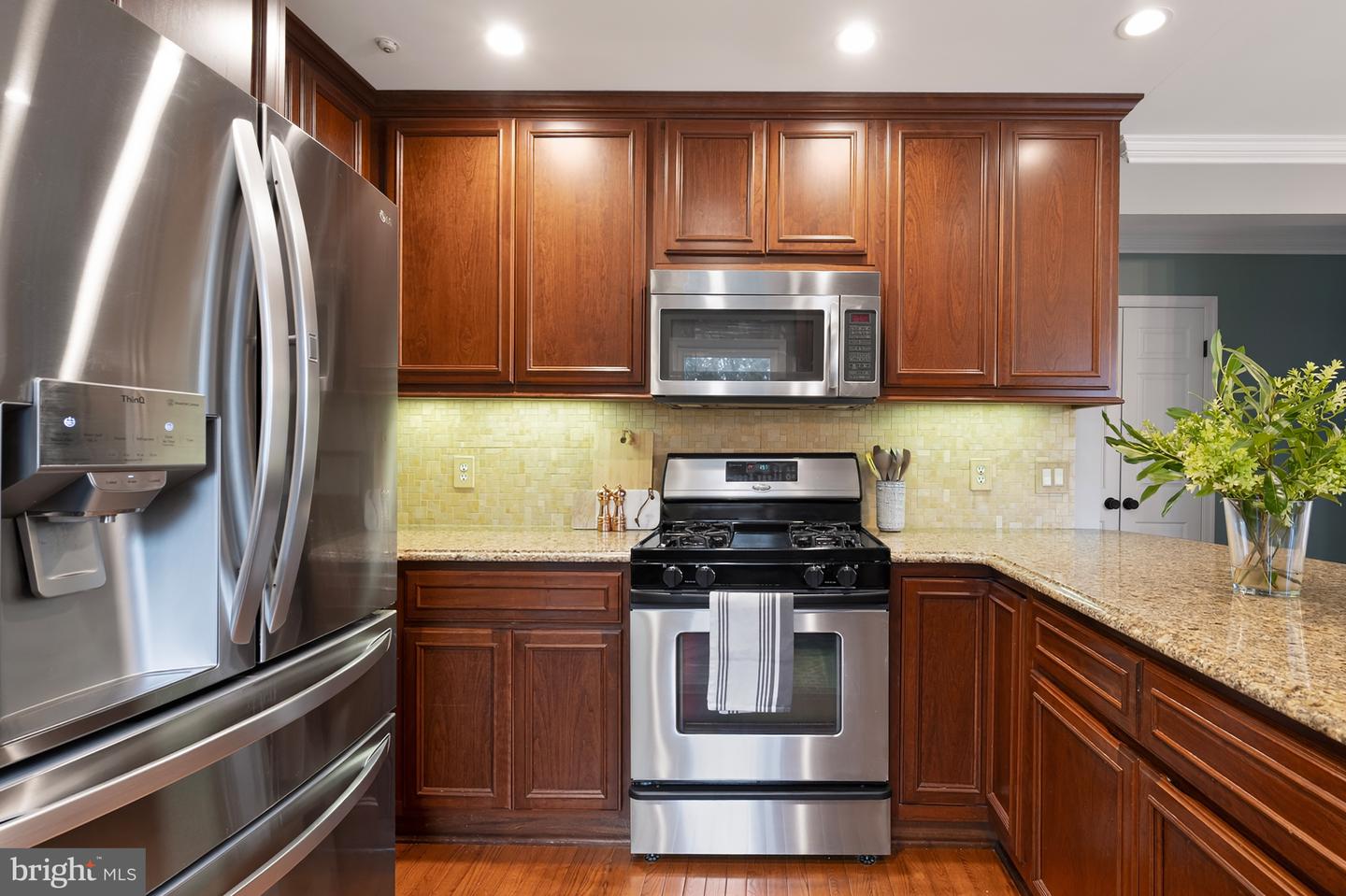 6027 REDWOOD LN, ALEXANDRIA, Virginia 22310, 5 Bedrooms Bedrooms, ,3 BathroomsBathrooms,Residential,For sale,6027 REDWOOD LN,VAFX2284936 MLS # VAFX2284936