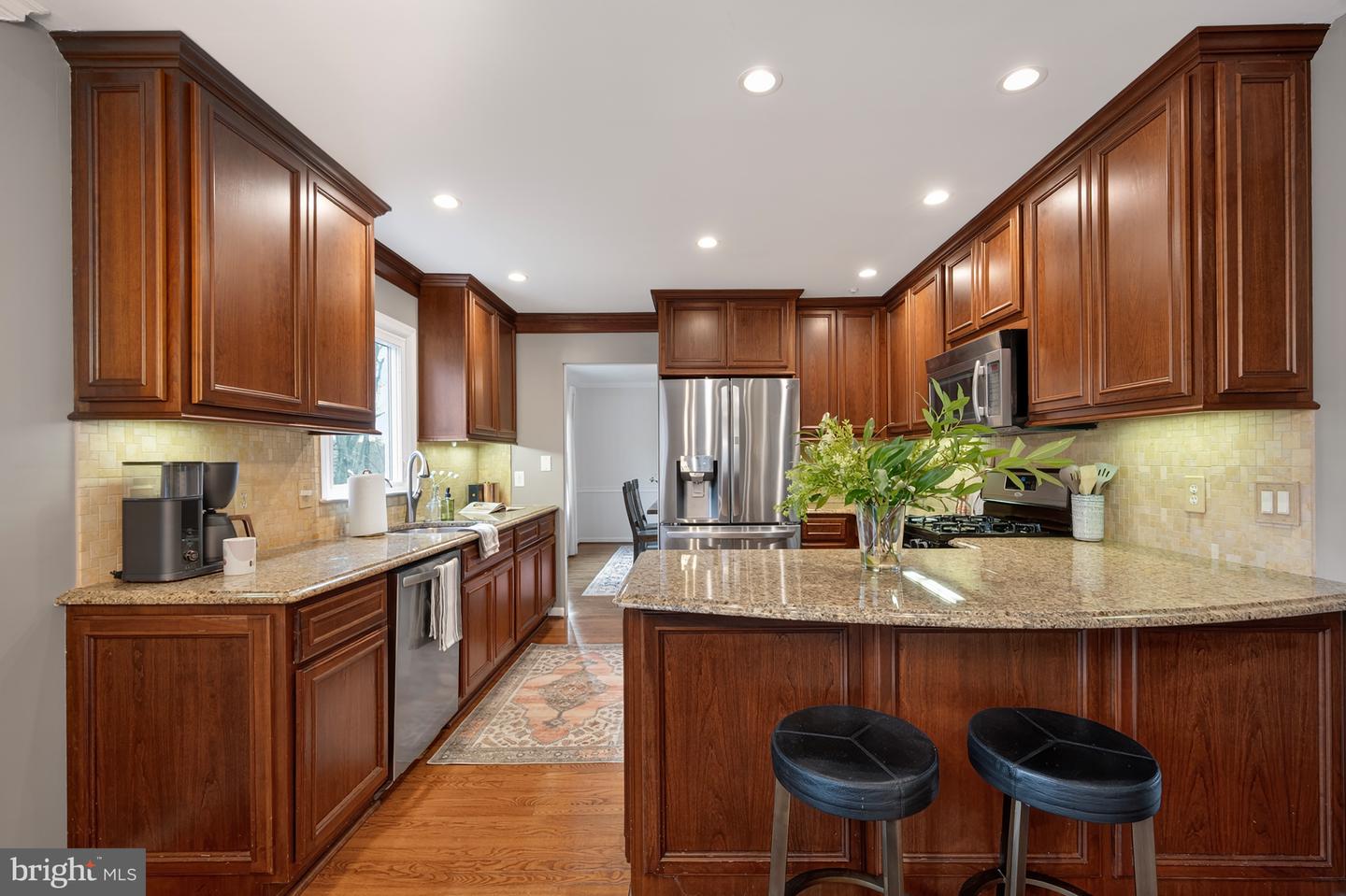 6027 REDWOOD LN, ALEXANDRIA, Virginia 22310, 5 Bedrooms Bedrooms, ,3 BathroomsBathrooms,Residential,For sale,6027 REDWOOD LN,VAFX2284936 MLS # VAFX2284936