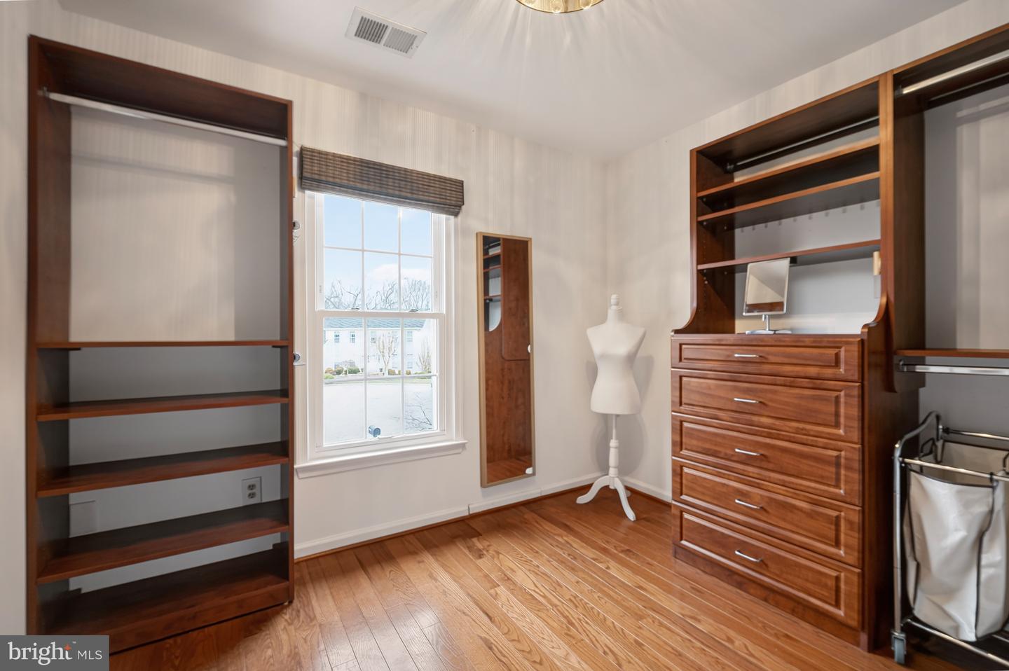 6027 REDWOOD LN, ALEXANDRIA, Virginia 22310, 5 Bedrooms Bedrooms, ,3 BathroomsBathrooms,Residential,For sale,6027 REDWOOD LN,VAFX2284936 MLS # VAFX2284936