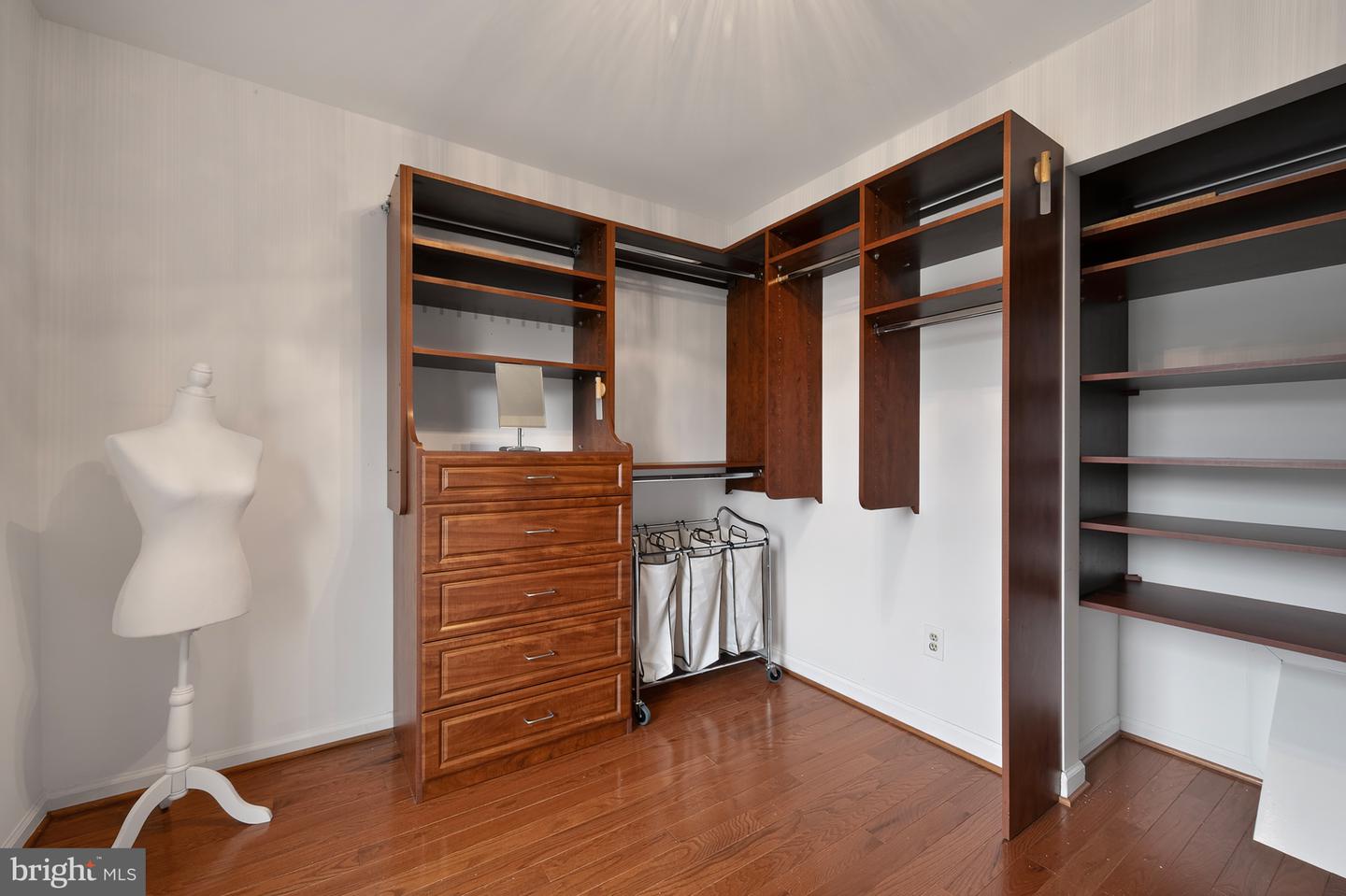 6027 REDWOOD LN, ALEXANDRIA, Virginia 22310, 5 Bedrooms Bedrooms, ,3 BathroomsBathrooms,Residential,For sale,6027 REDWOOD LN,VAFX2284936 MLS # VAFX2284936