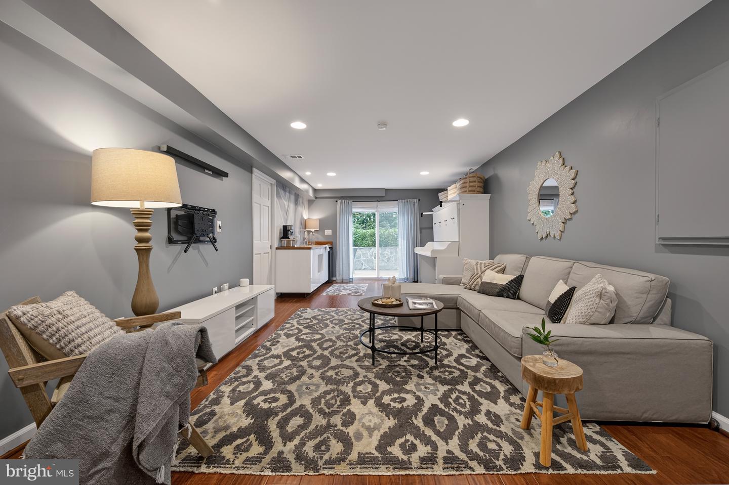 6027 REDWOOD LN, ALEXANDRIA, Virginia 22310, 5 Bedrooms Bedrooms, ,3 BathroomsBathrooms,Residential,For sale,6027 REDWOOD LN,VAFX2284936 MLS # VAFX2284936