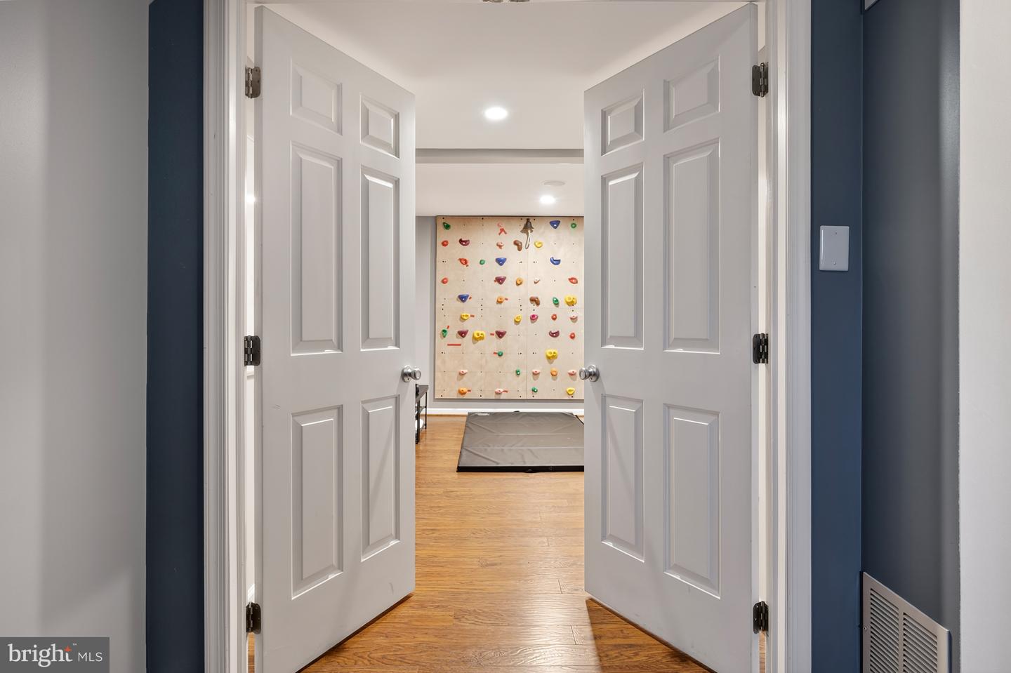 6027 REDWOOD LN, ALEXANDRIA, Virginia 22310, 5 Bedrooms Bedrooms, ,3 BathroomsBathrooms,Residential,For sale,6027 REDWOOD LN,VAFX2284936 MLS # VAFX2284936