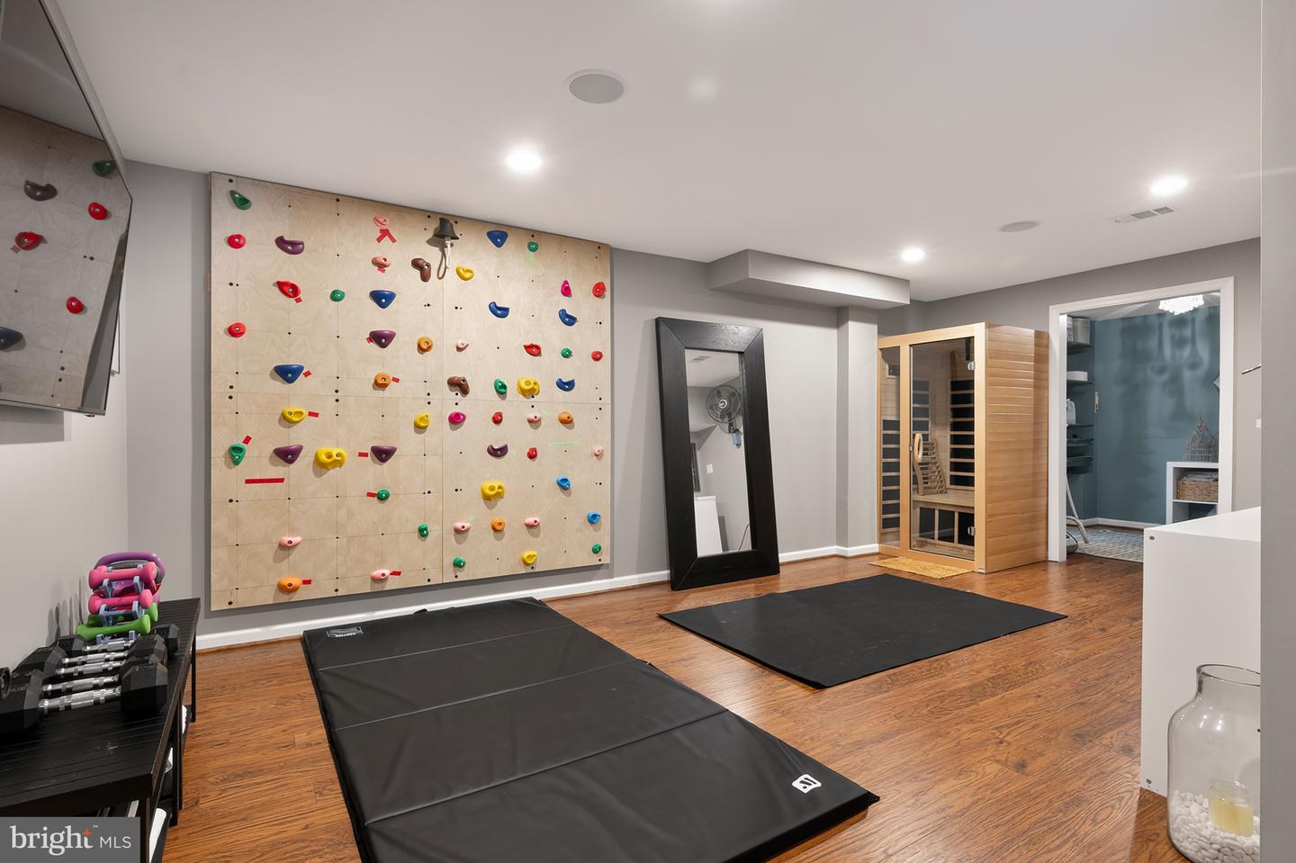 6027 REDWOOD LN, ALEXANDRIA, Virginia 22310, 5 Bedrooms Bedrooms, ,3 BathroomsBathrooms,Residential,For sale,6027 REDWOOD LN,VAFX2284936 MLS # VAFX2284936