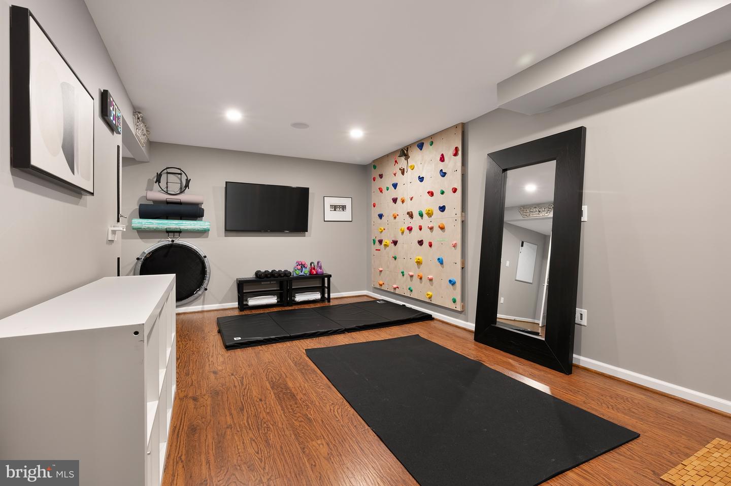 6027 REDWOOD LN, ALEXANDRIA, Virginia 22310, 5 Bedrooms Bedrooms, ,3 BathroomsBathrooms,Residential,For sale,6027 REDWOOD LN,VAFX2284936 MLS # VAFX2284936