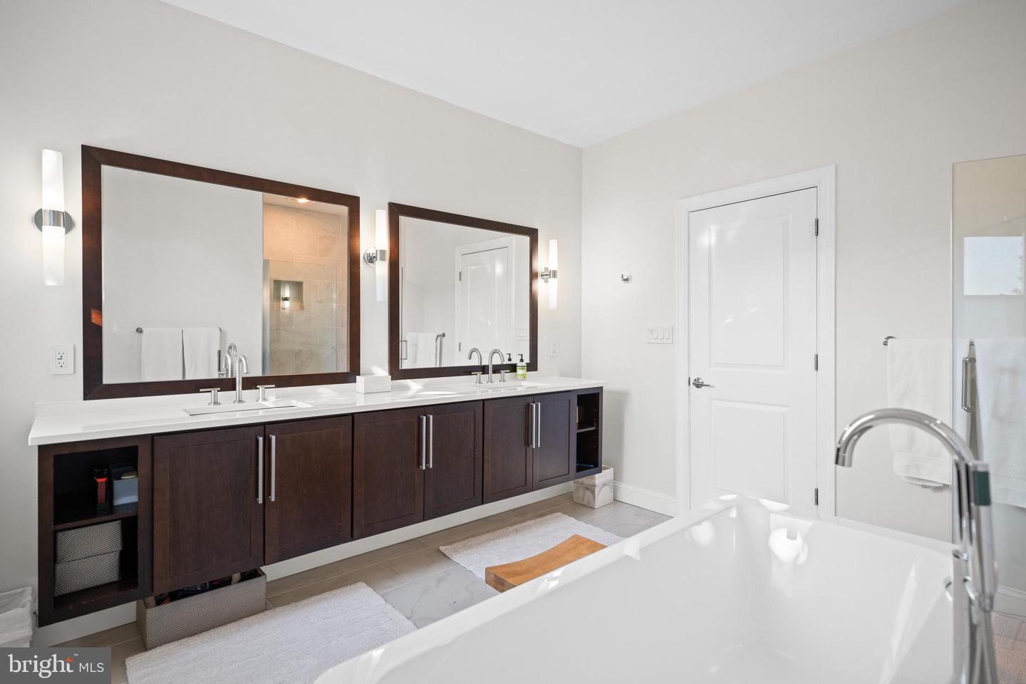 4725 MASSACHUSETTS AVE NW, WASHINGTON, District Of Columbia 20016, 6 Bedrooms Bedrooms, ,4 BathroomsBathrooms,Residential,For sale,4725 MASSACHUSETTS AVE NW,DCDC2240678 MLS # DCDC2240678