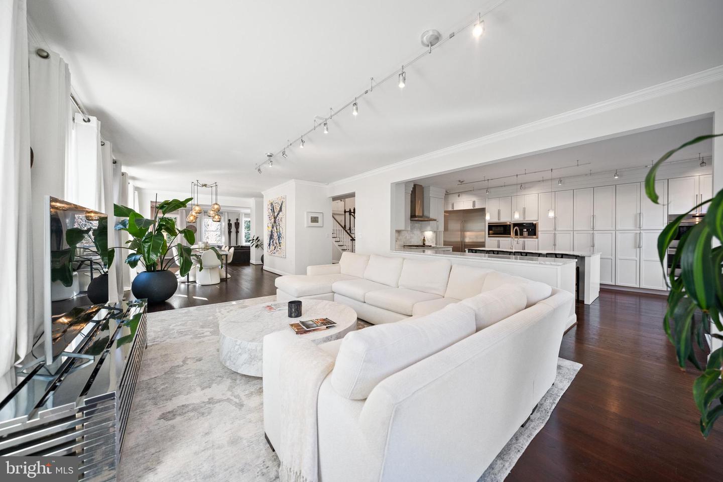 4725 MASSACHUSETTS AVE NW, WASHINGTON, District Of Columbia 20016, 6 Bedrooms Bedrooms, ,4 BathroomsBathrooms,Residential,For sale,4725 MASSACHUSETTS AVE NW,DCDC2240678 MLS # DCDC2240678