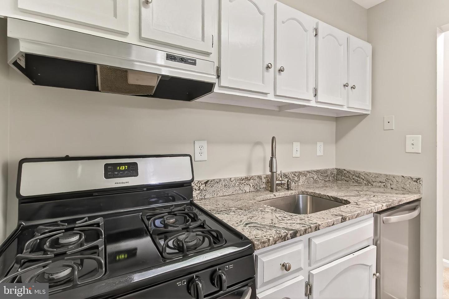 5833 COVE LANDING RD #304, BURKE, Virginia 22015, 2 Bedrooms Bedrooms, 7 Rooms Rooms,2 BathroomsBathrooms,Residential,For sale,5833 COVE LANDING RD #304,VAFX2285130 MLS # VAFX2285130