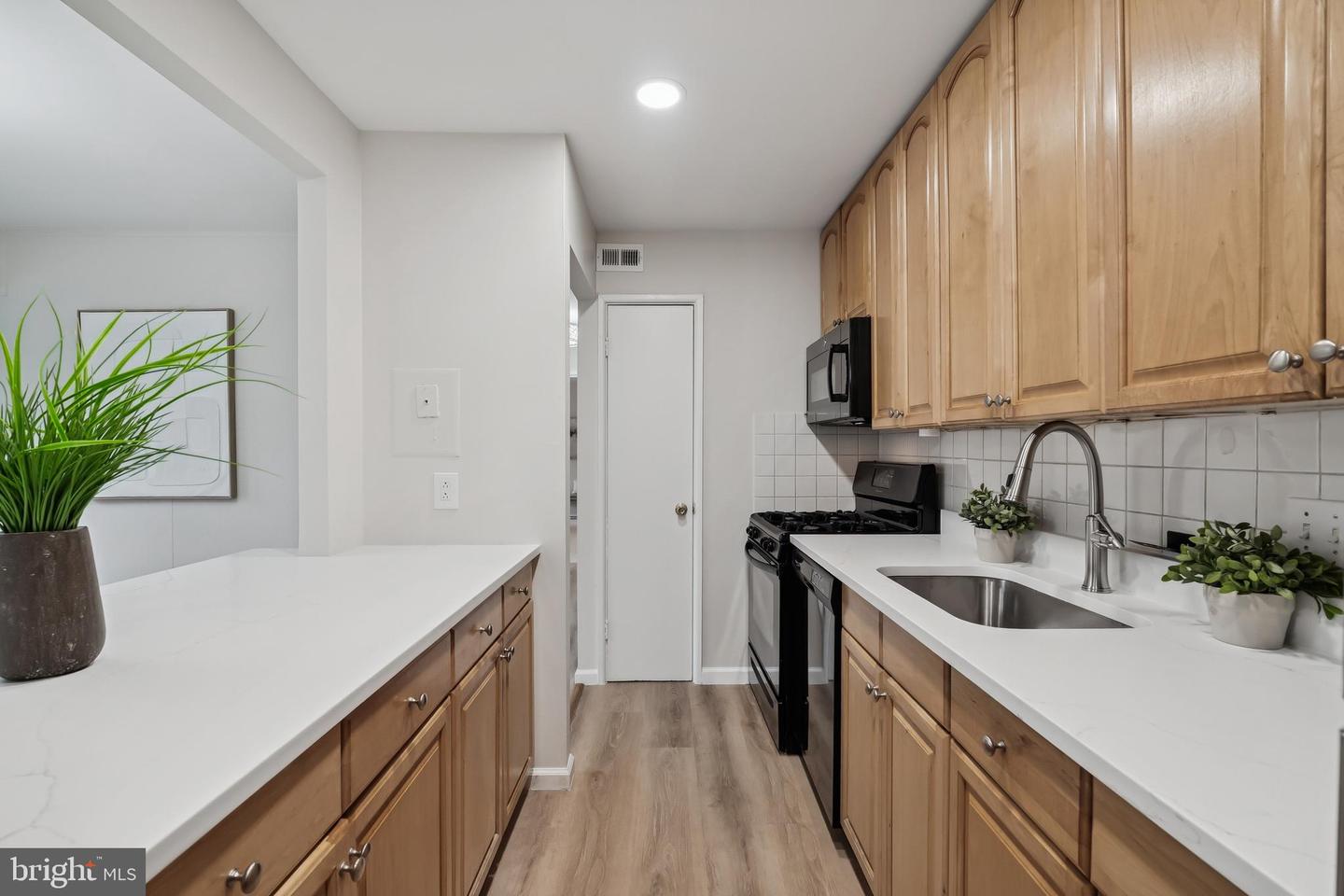 8006 CHANUTE PL #17/8, FALLS CHURCH, Virginia 22042, 3 Bedrooms Bedrooms, ,1 BathroomBathrooms,Residential,For sale,8006 CHANUTE PL #17/8,VAFX2285268 MLS # VAFX2285268 8006 CHANUTE PL #17/8, FALLS CHURCH, Virginia 22042, 3 Bedrooms Bedrooms, ,1 BathroomBathrooms,Residential,For sale,8006 CHANUTE PL #17/8,VAFX2285268 MLS # VAFX2285268