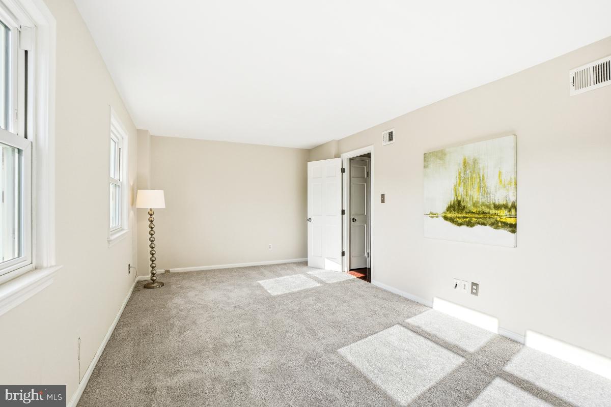 9108 SUEDE CT, FAIRFAX, Virginia 22031, 3 Bedrooms Bedrooms, ,3 BathroomsBathrooms,Residential,For sale,9108 SUEDE CT,VAFX2285304 MLS # VAFX2285304