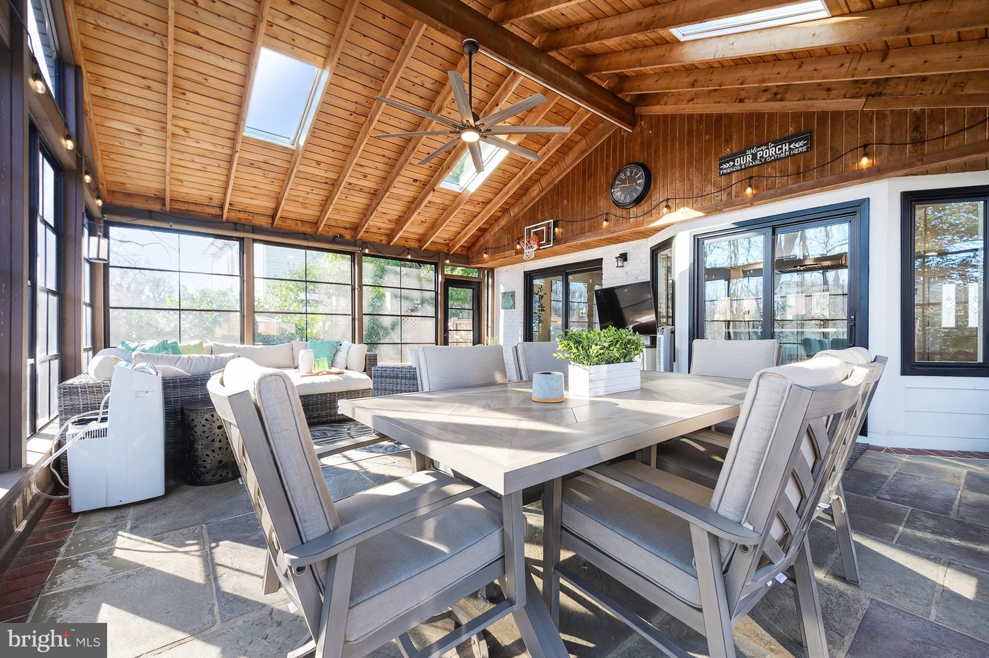 3809 MOSS DR, ANNANDALE, Virginia 22003, 3 Bedrooms Bedrooms, 10 Rooms Rooms,3 BathroomsBathrooms,Residential,For sale,3809 MOSS DR,VAFX2285396 MLS # VAFX2285396 3809 MOSS DR, ANNANDALE, Virginia 22003, 3 Bedrooms Bedrooms, 10 Rooms Rooms,3 BathroomsBathrooms,Residential,For sale,3809 MOSS DR,VAFX2285396 MLS # VAFX2285396