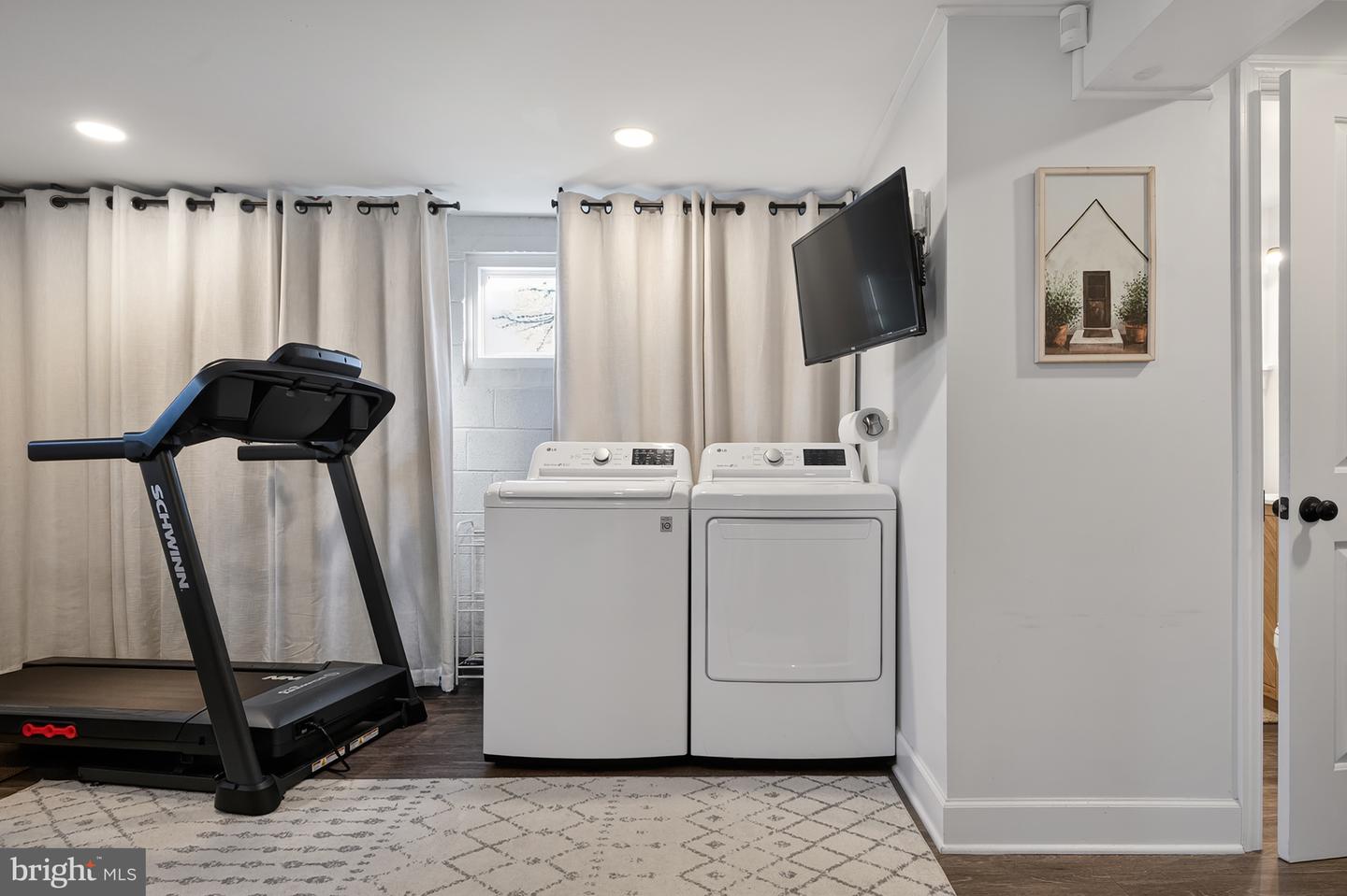 3809 MOSS DR, ANNANDALE, Virginia 22003, 3 Bedrooms Bedrooms, 10 Rooms Rooms,3 BathroomsBathrooms,Residential,For sale,3809 MOSS DR,VAFX2285396 MLS # VAFX2285396 3809 MOSS DR, ANNANDALE, Virginia 22003, 3 Bedrooms Bedrooms, 10 Rooms Rooms,3 BathroomsBathrooms,Residential,For sale,3809 MOSS DR,VAFX2285396 MLS # VAFX2285396