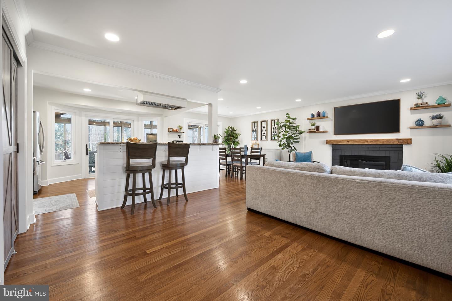 3809 MOSS DR, ANNANDALE, Virginia 22003, 3 Bedrooms Bedrooms, 10 Rooms Rooms,3 BathroomsBathrooms,Residential,For sale,3809 MOSS DR,VAFX2285396 MLS # VAFX2285396 3809 MOSS DR, ANNANDALE, Virginia 22003, 3 Bedrooms Bedrooms, 10 Rooms Rooms,3 BathroomsBathrooms,Residential,For sale,3809 MOSS DR,VAFX2285396 MLS # VAFX2285396