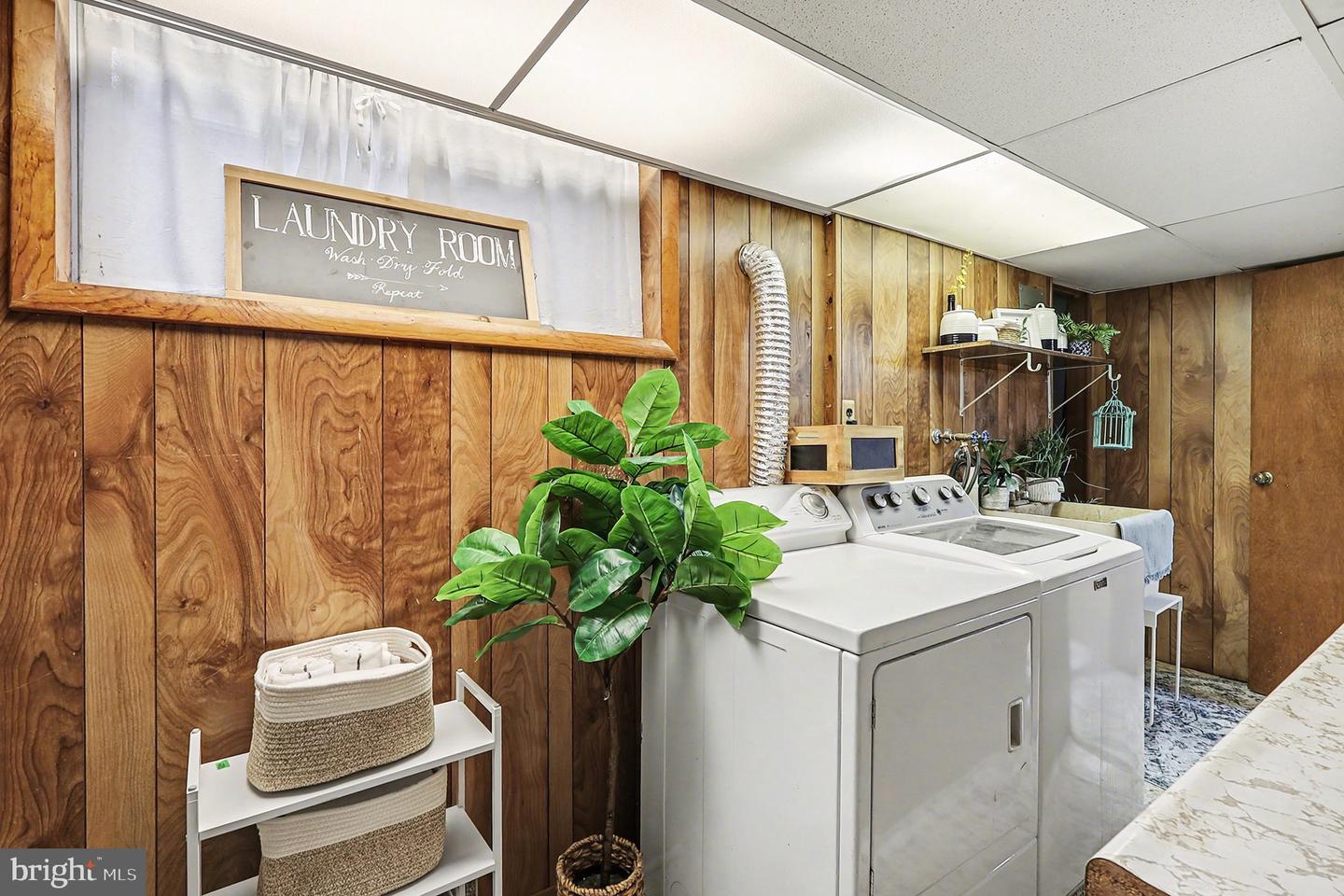 6722 S KINGS HWY, ALEXANDRIA, Virginia 22306, 3 Bedrooms Bedrooms, ,3 BathroomsBathrooms,Residential,For sale,6722 S KINGS HWY,VAFX2285428 MLS # VAFX2285428 6722 S KINGS HWY, ALEXANDRIA, Virginia 22306, 3 Bedrooms Bedrooms, ,3 BathroomsBathrooms,Residential,For sale,6722 S KINGS HWY,VAFX2285428 MLS # VAFX2285428