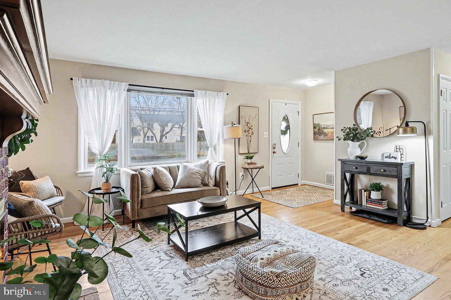 6722 S KINGS HWY, ALEXANDRIA, Virginia 22306, 3 Bedrooms Bedrooms, ,3 BathroomsBathrooms,Residential,For sale,6722 S KINGS HWY,VAFX2285428 MLS # VAFX2285428 6722 S KINGS HWY, ALEXANDRIA, Virginia 22306, 3 Bedrooms Bedrooms, ,3 BathroomsBathrooms,Residential,For sale,6722 S KINGS HWY,VAFX2285428 MLS # VAFX2285428