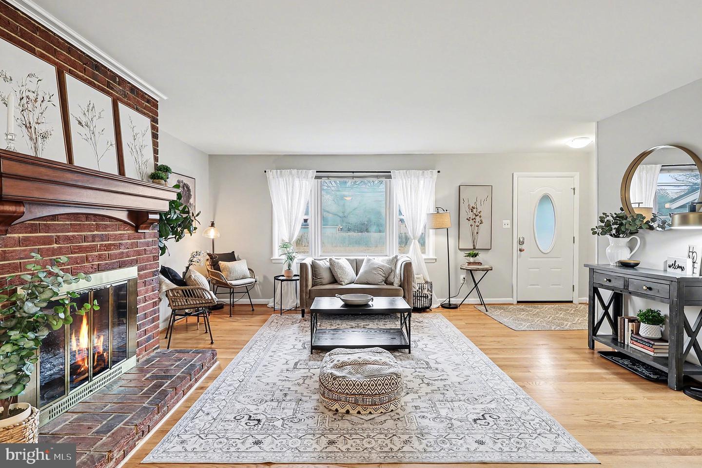 6722 S KINGS HWY, ALEXANDRIA, Virginia 22306, 3 Bedrooms Bedrooms, ,3 BathroomsBathrooms,Residential,For sale,6722 S KINGS HWY,VAFX2285428 MLS # VAFX2285428 6722 S KINGS HWY, ALEXANDRIA, Virginia 22306, 3 Bedrooms Bedrooms, ,3 BathroomsBathrooms,Residential,For sale,6722 S KINGS HWY,VAFX2285428 MLS # VAFX2285428