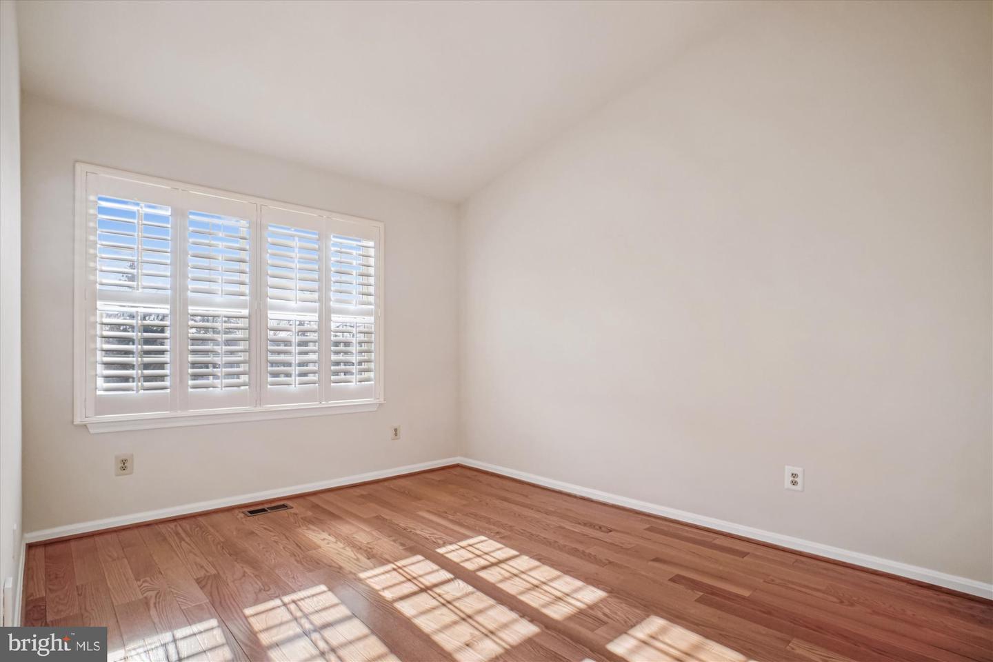 12316 FIELD LARK CT, FAIRFAX, Virginia 22033, 3 Bedrooms Bedrooms, ,2 BathroomsBathrooms,Residential,For sale,12316 FIELD LARK CT,VAFX2285466 MLS # VAFX2285466 12316 FIELD LARK CT, FAIRFAX, Virginia 22033, 3 Bedrooms Bedrooms, ,2 BathroomsBathrooms,Residential,For sale,12316 FIELD LARK CT,VAFX2285466 MLS # VAFX2285466