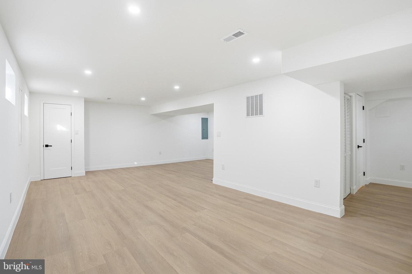 10704 HOWERTON AVE, FAIRFAX, Virginia 22030, 4 Bedrooms Bedrooms, ,3 BathroomsBathrooms,Residential,For sale,10704 HOWERTON AVE,VAFC2007642 MLS # VAFC2007642