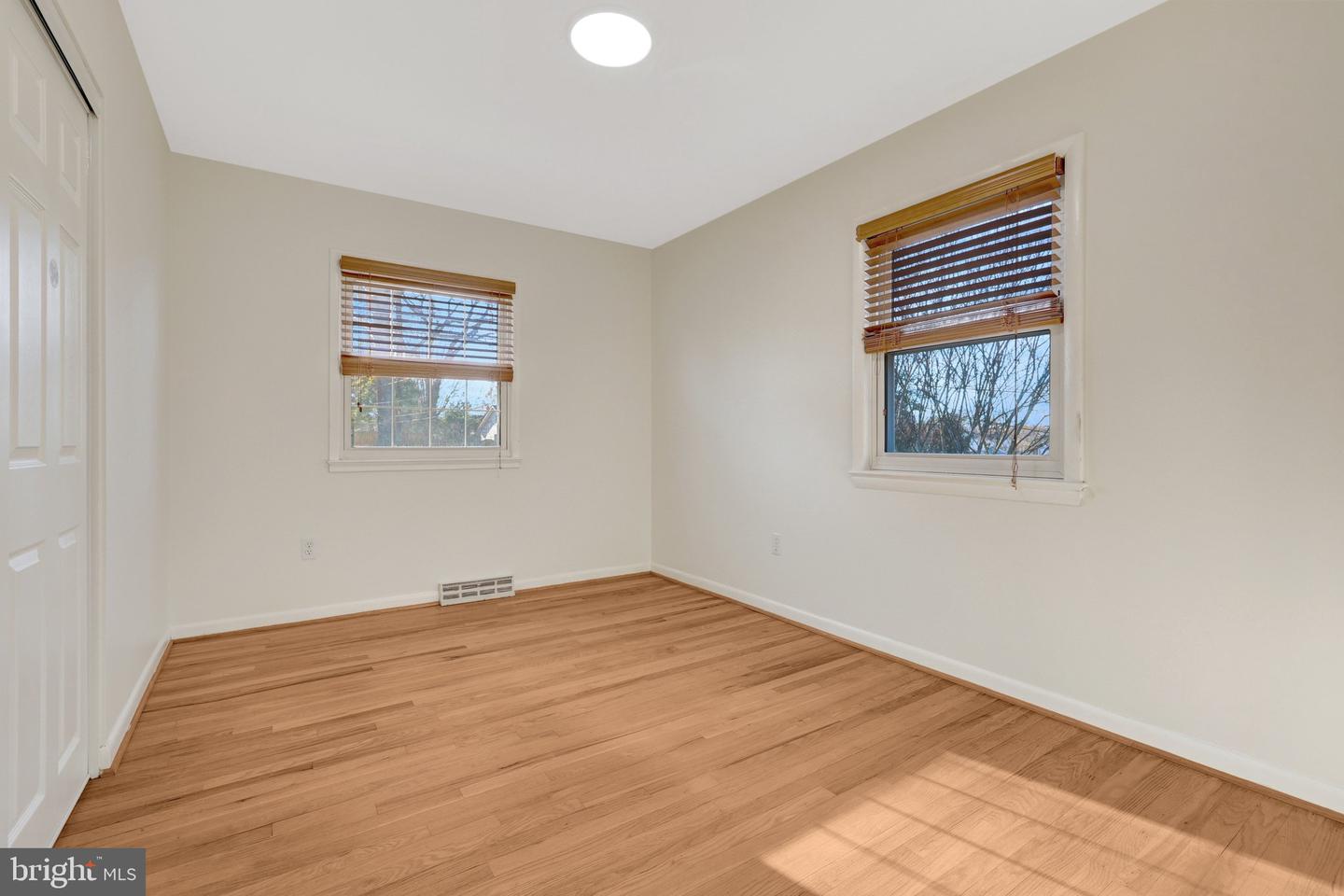 307 VALEVIEW CT NW, VIENNA, Virginia 22180, 4 Bedrooms Bedrooms, ,3 BathroomsBathrooms,Residential,For sale,307 VALEVIEW CT NW,VAFX2285528 MLS # VAFX2285528 307 VALEVIEW CT NW, VIENNA, Virginia 22180, 4 Bedrooms Bedrooms, ,3 BathroomsBathrooms,Residential,For sale,307 VALEVIEW CT NW,VAFX2285528 MLS # VAFX2285528