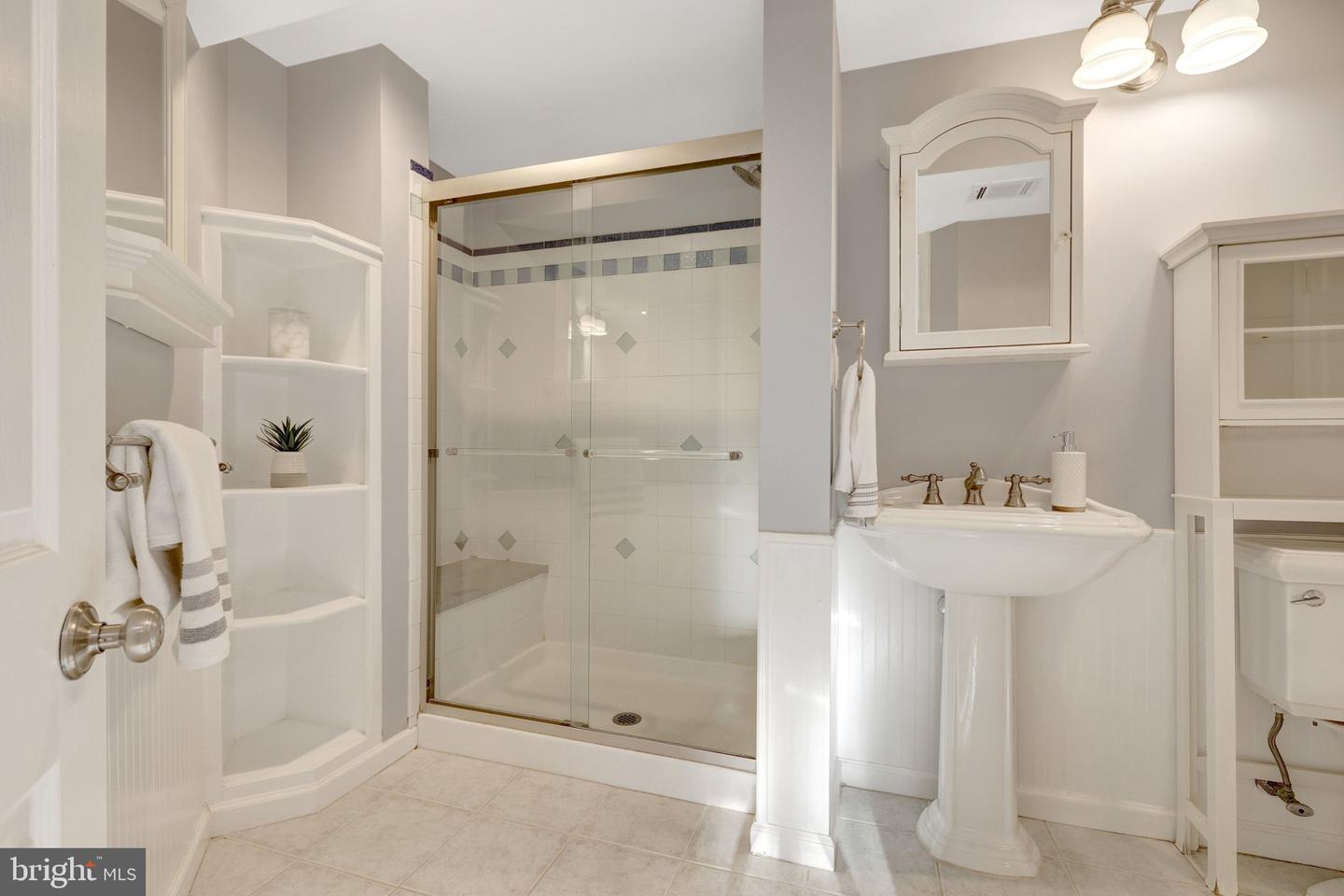 307 VALEVIEW CT NW, VIENNA, Virginia 22180, 4 Bedrooms Bedrooms, ,3 BathroomsBathrooms,Residential,For sale,307 VALEVIEW CT NW,VAFX2285528 MLS # VAFX2285528 307 VALEVIEW CT NW, VIENNA, Virginia 22180, 4 Bedrooms Bedrooms, ,3 BathroomsBathrooms,Residential,For sale,307 VALEVIEW CT NW,VAFX2285528 MLS # VAFX2285528